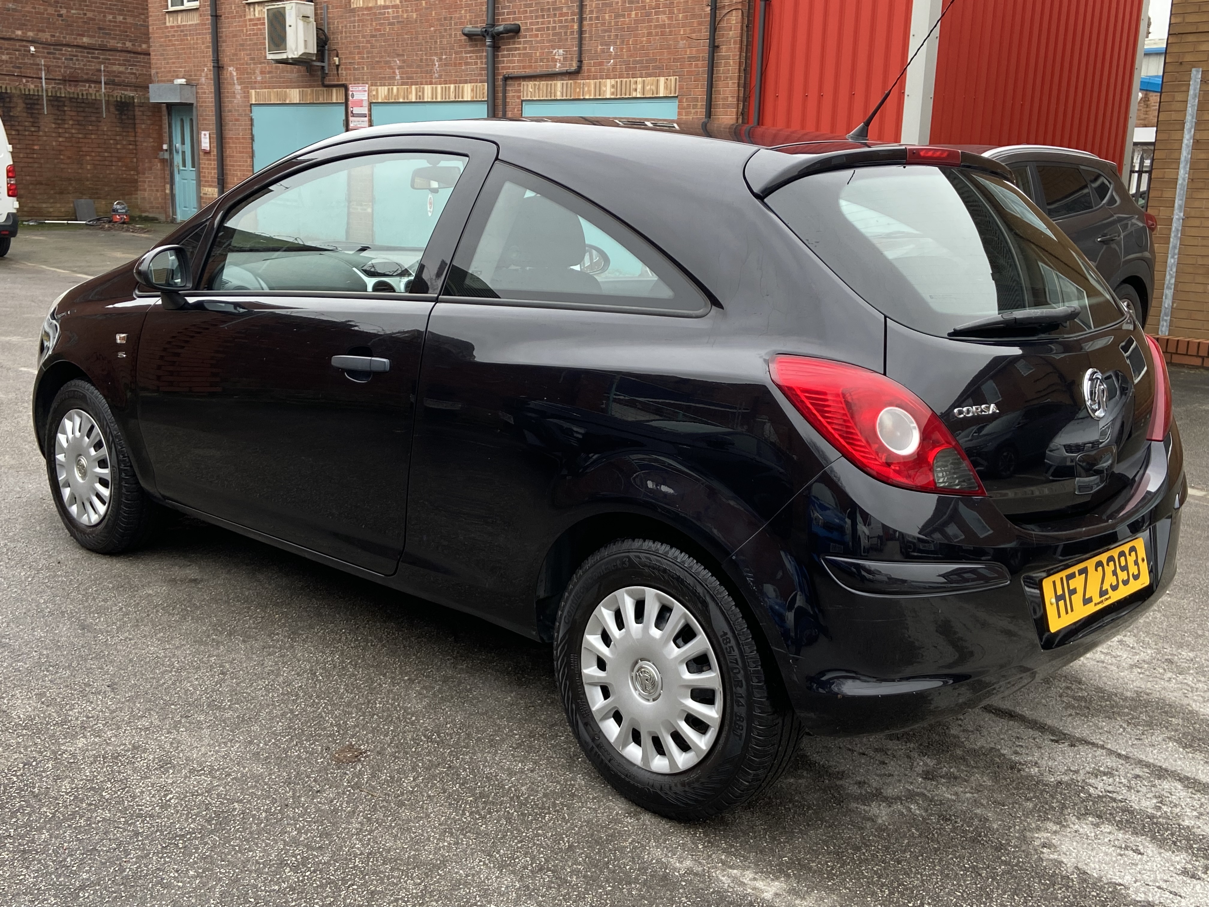 additional car image