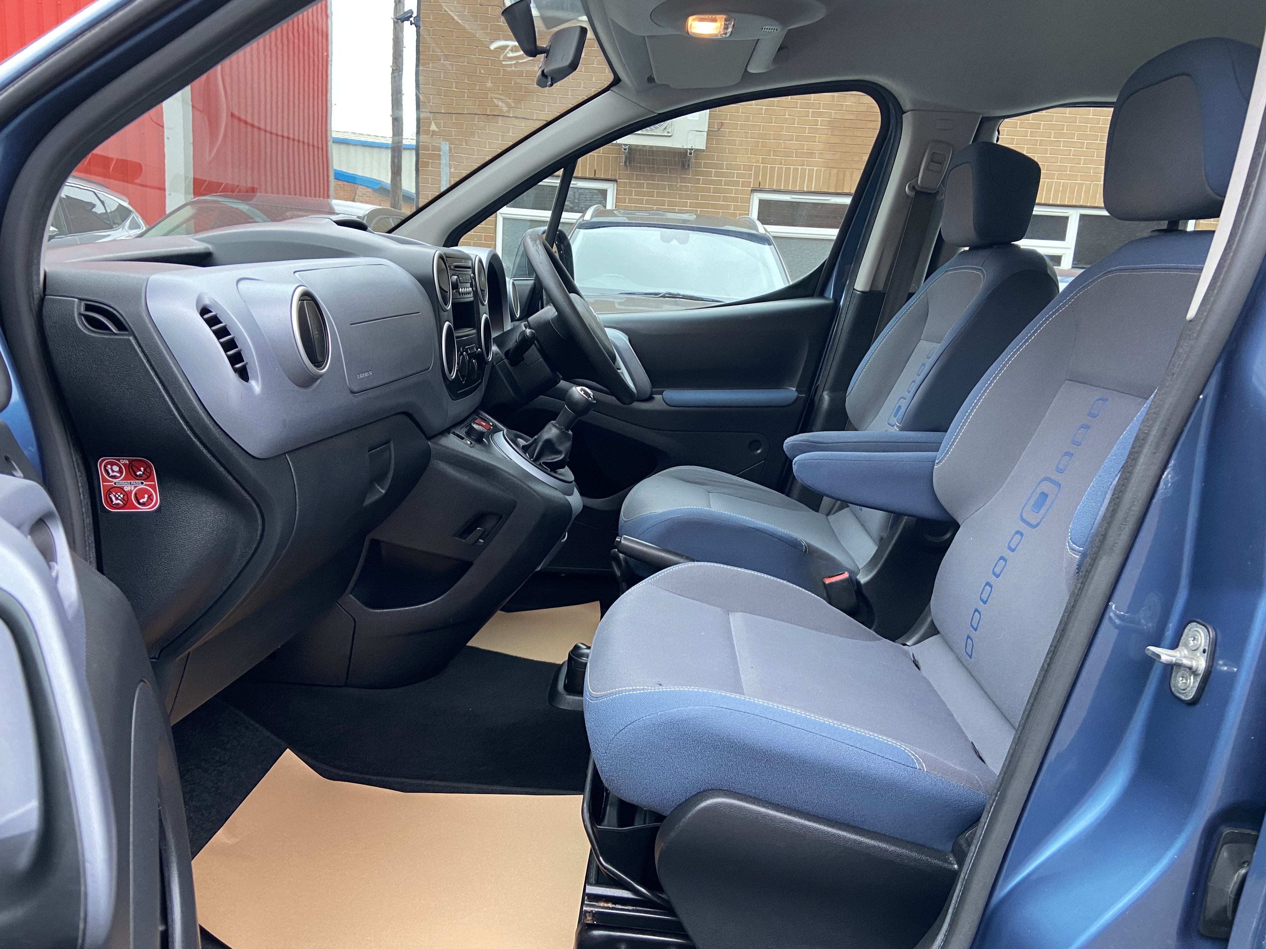 additional car image