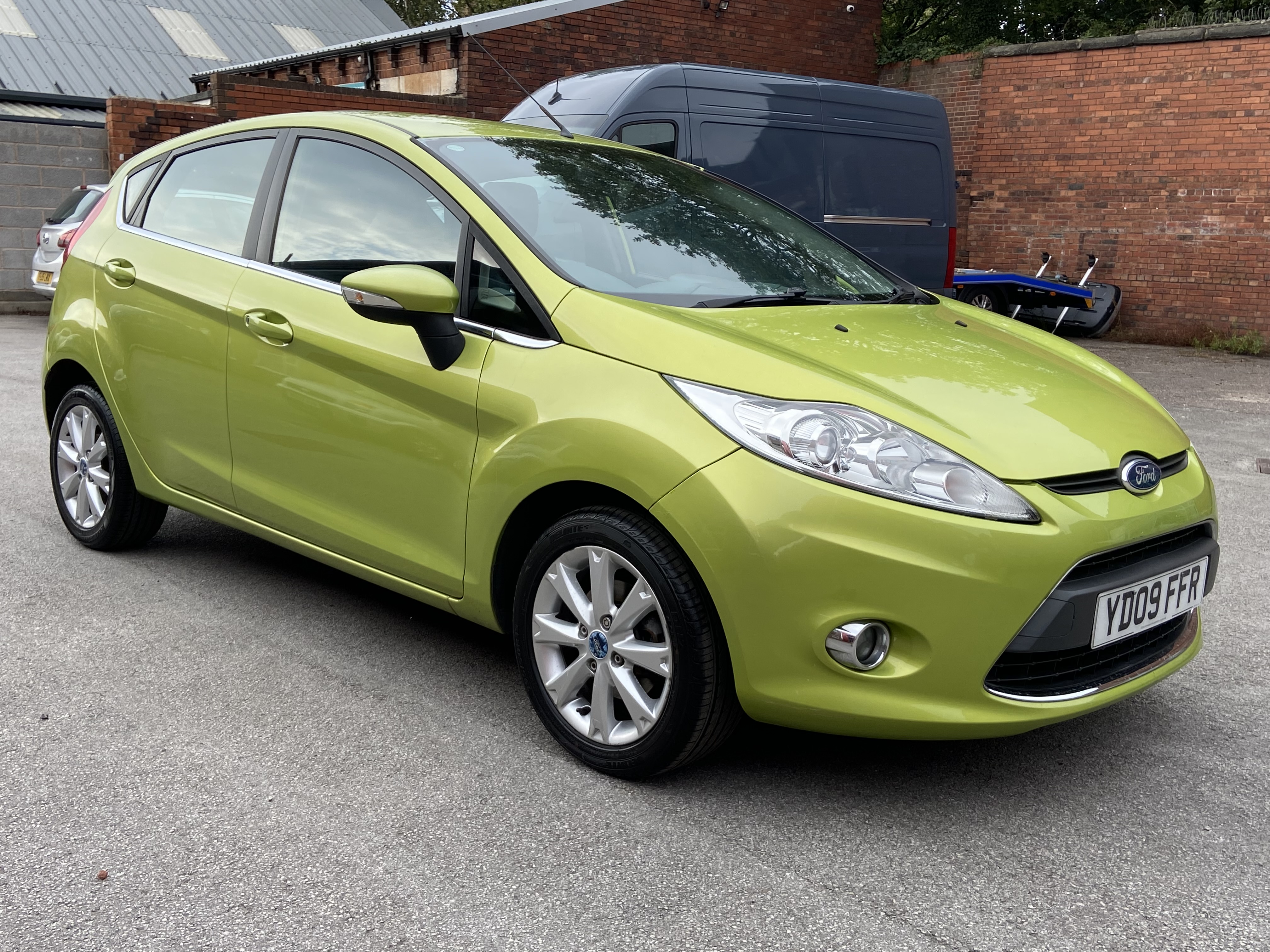 additional car image