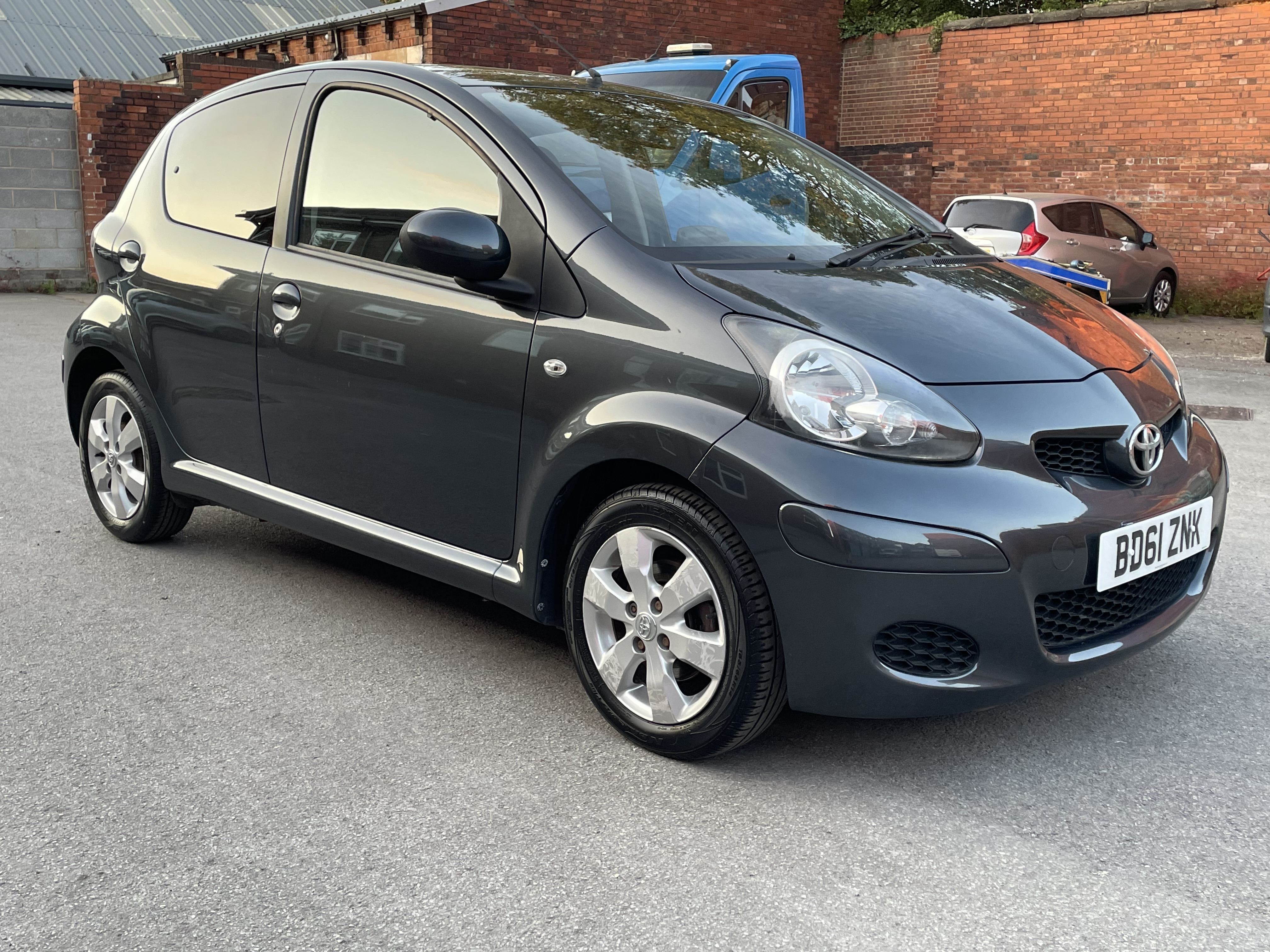 additional car image