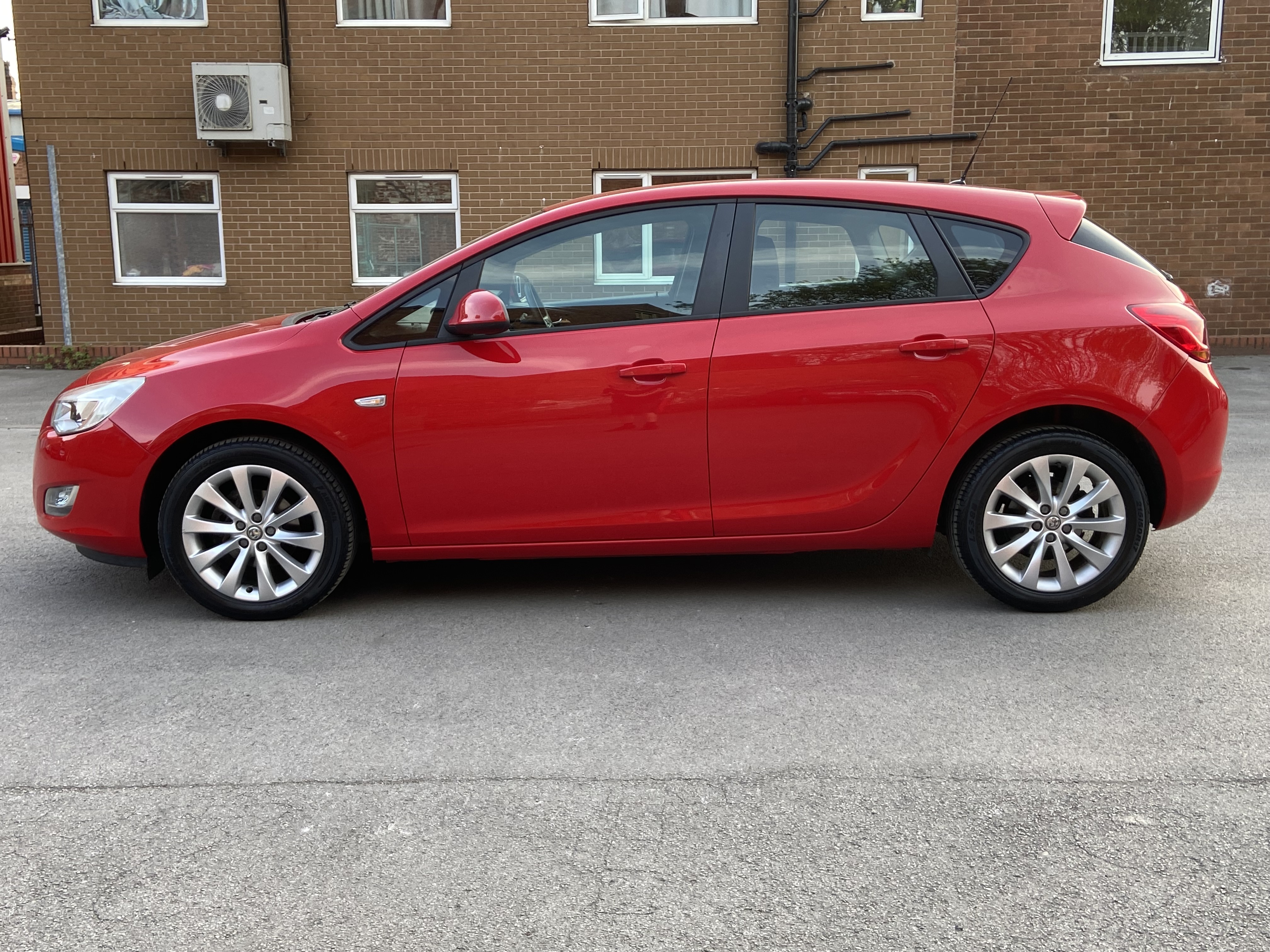 additional car image