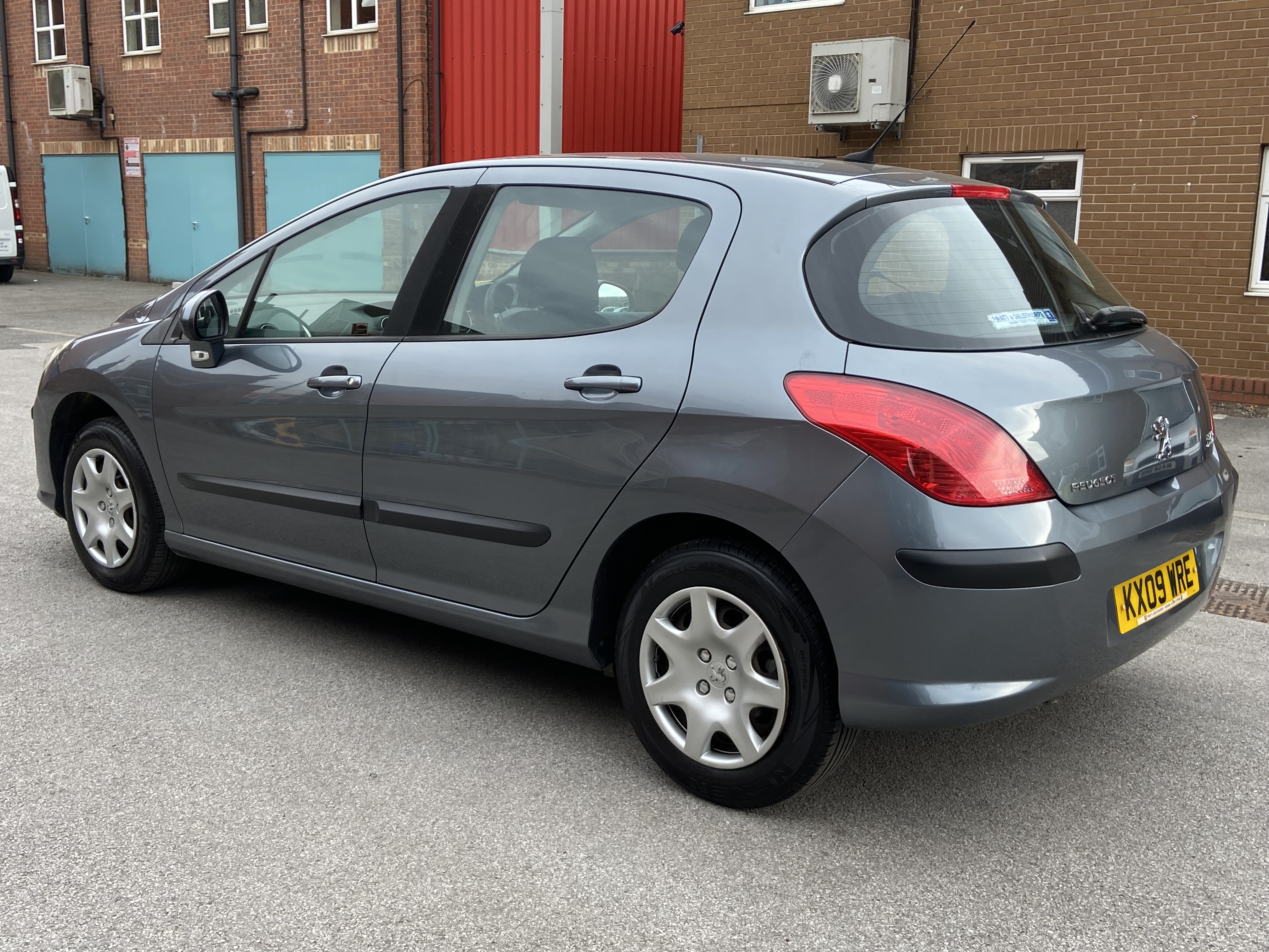additional car image