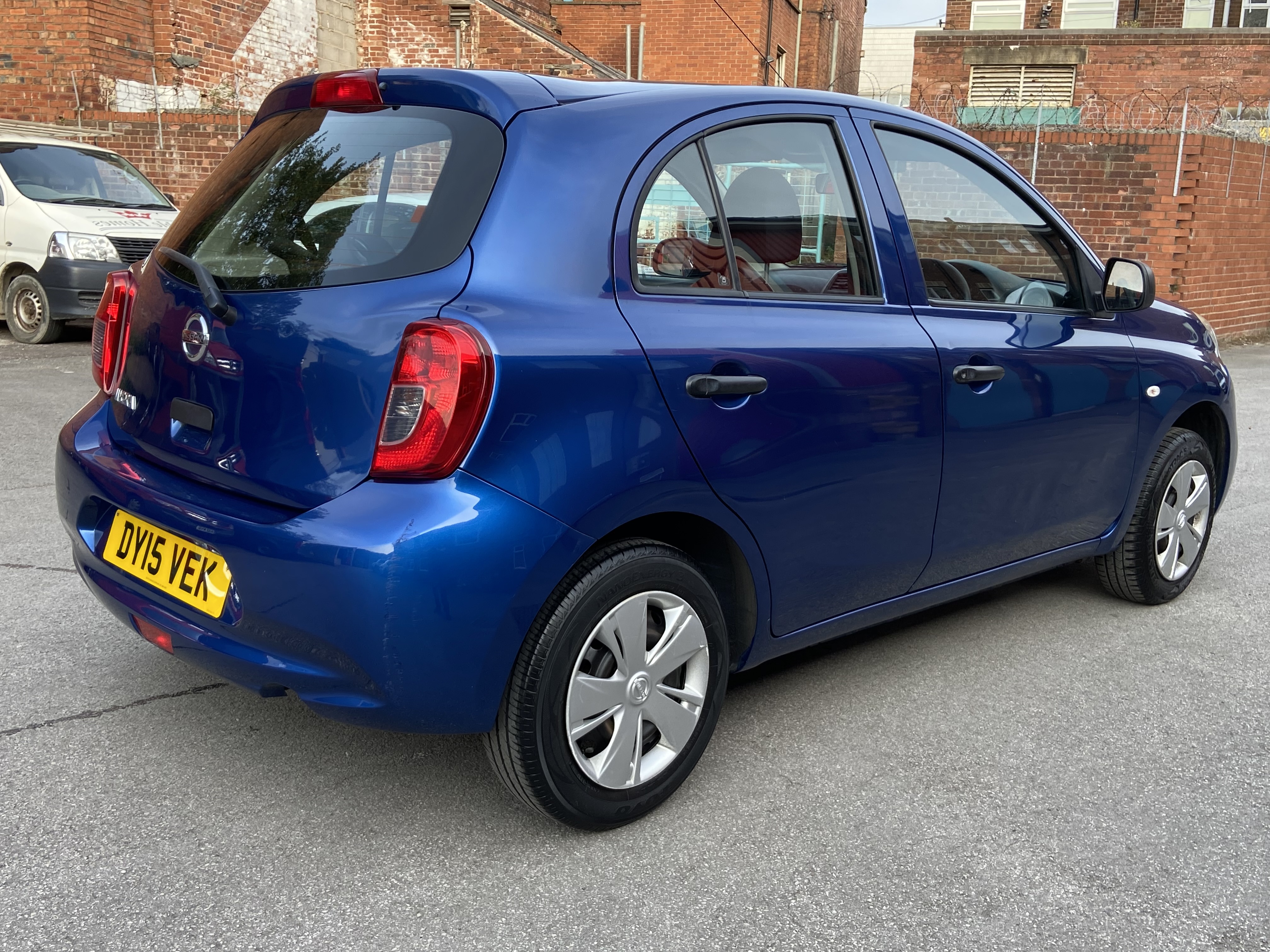 additional car image