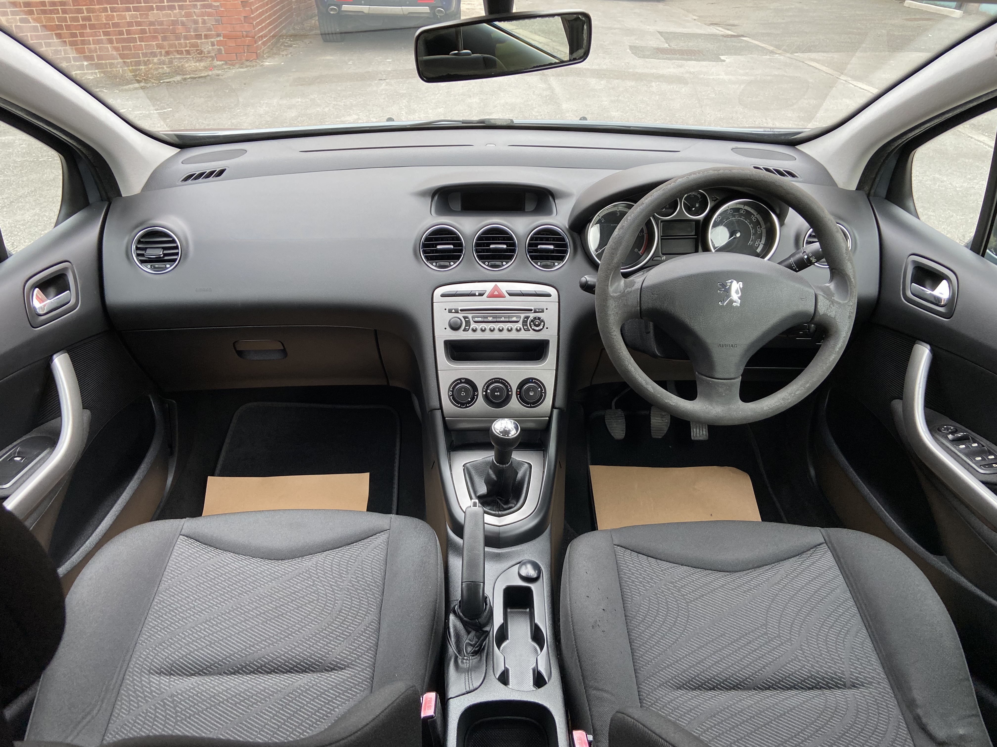additional car image