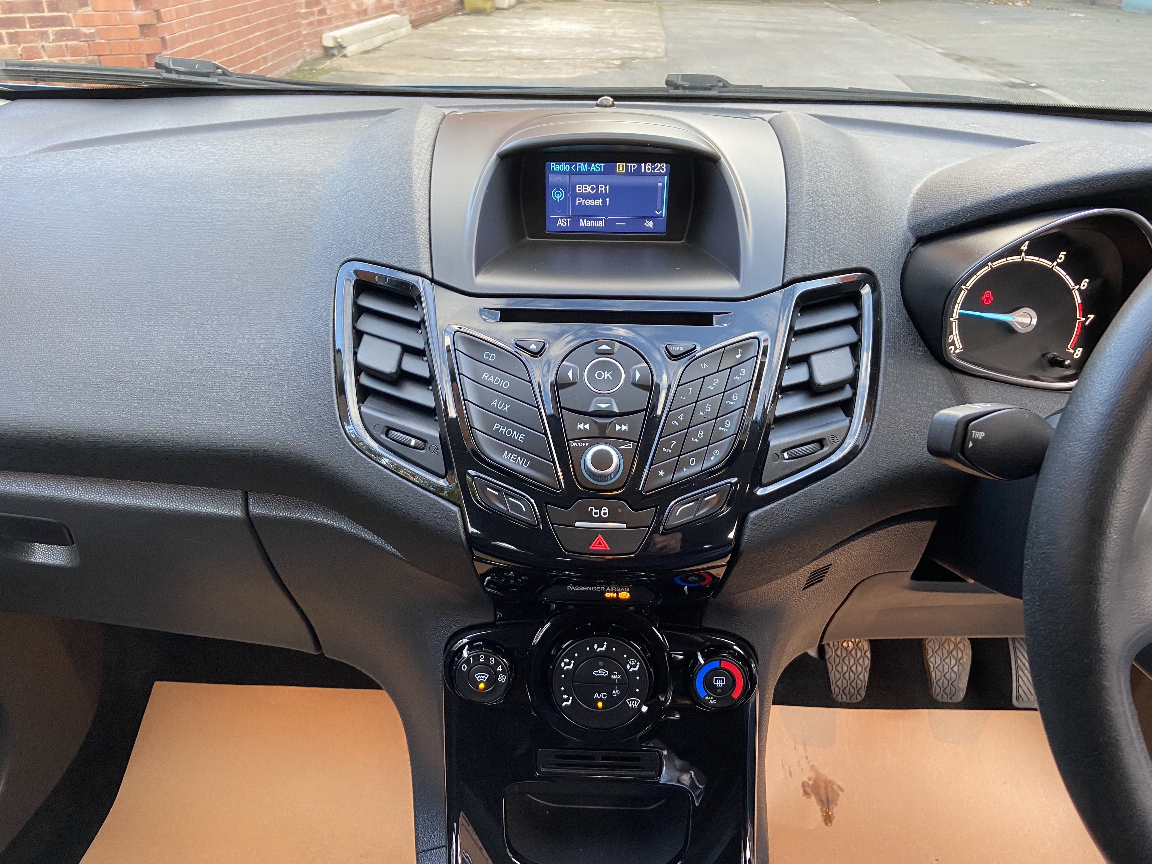 additional car image