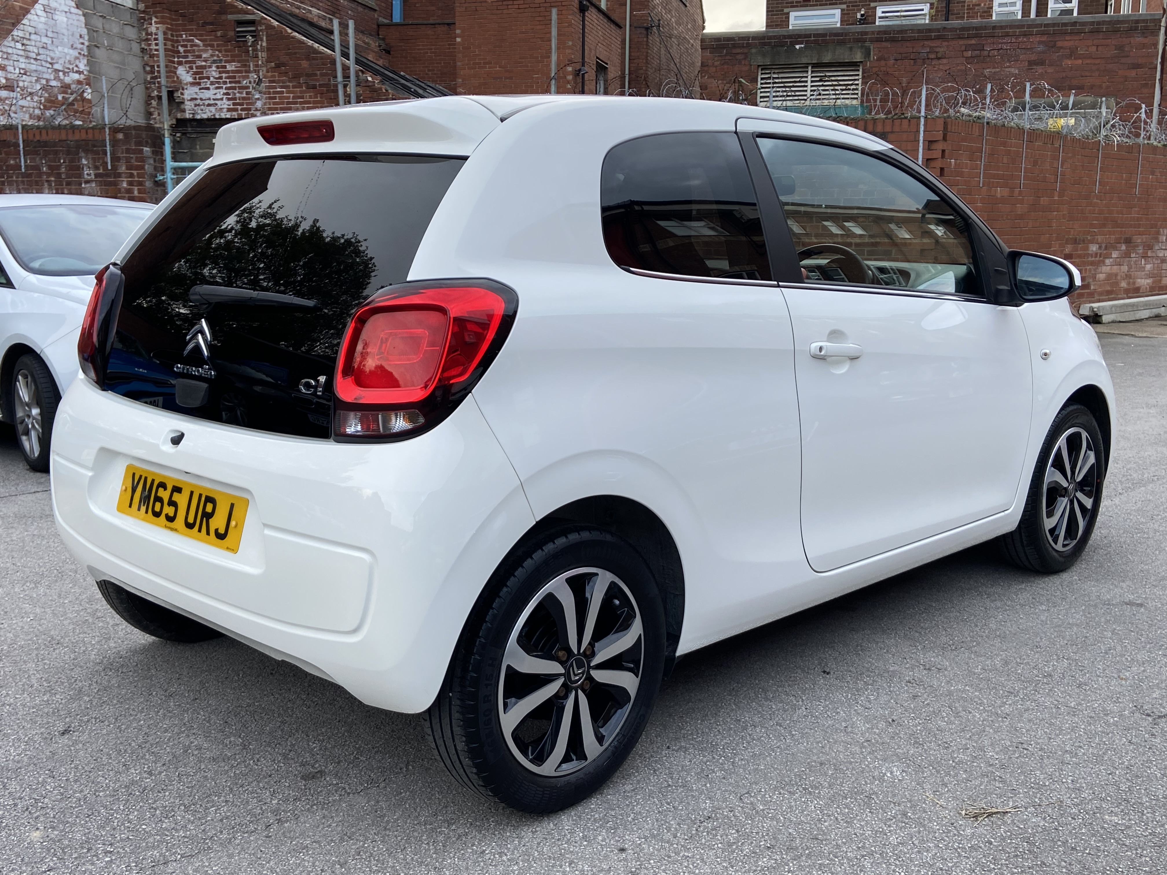 additional car image