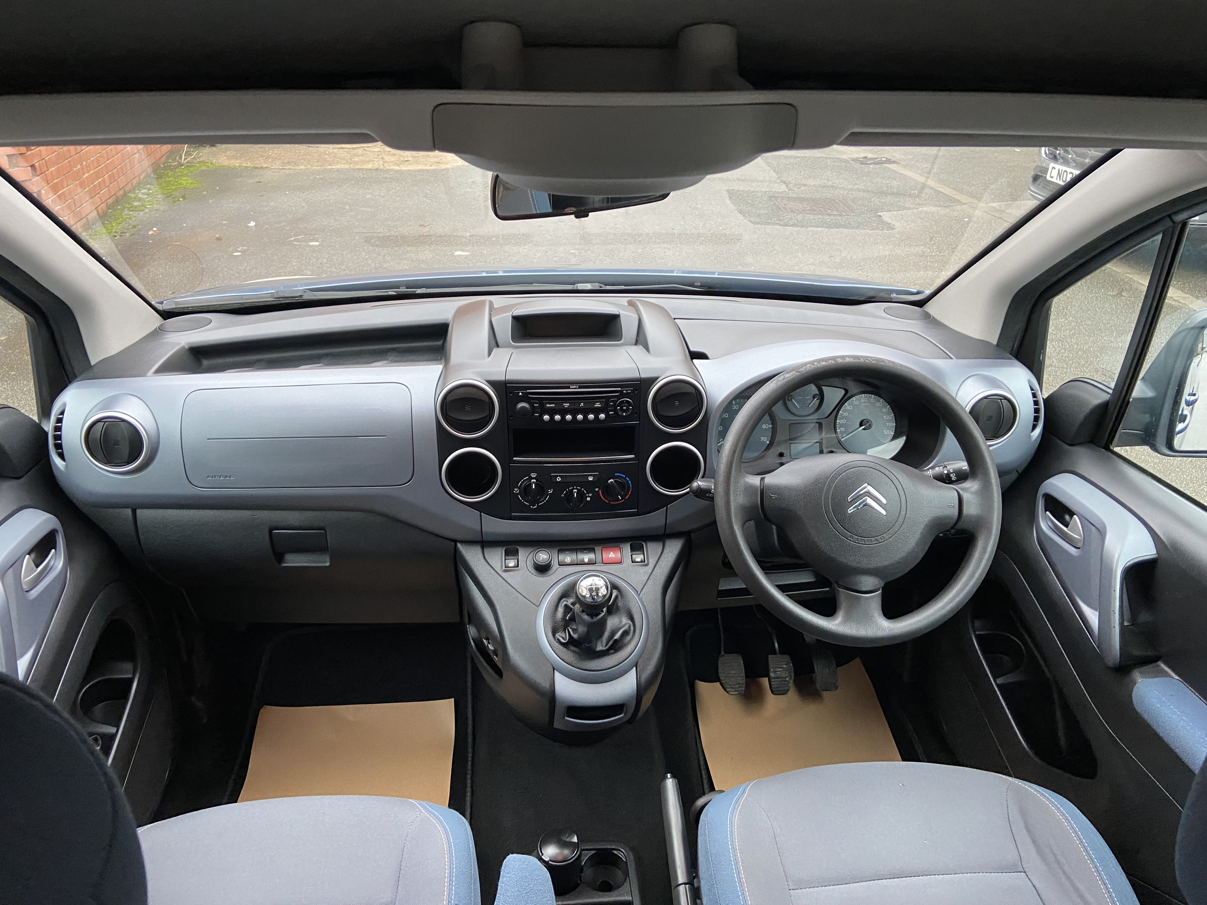 additional car image