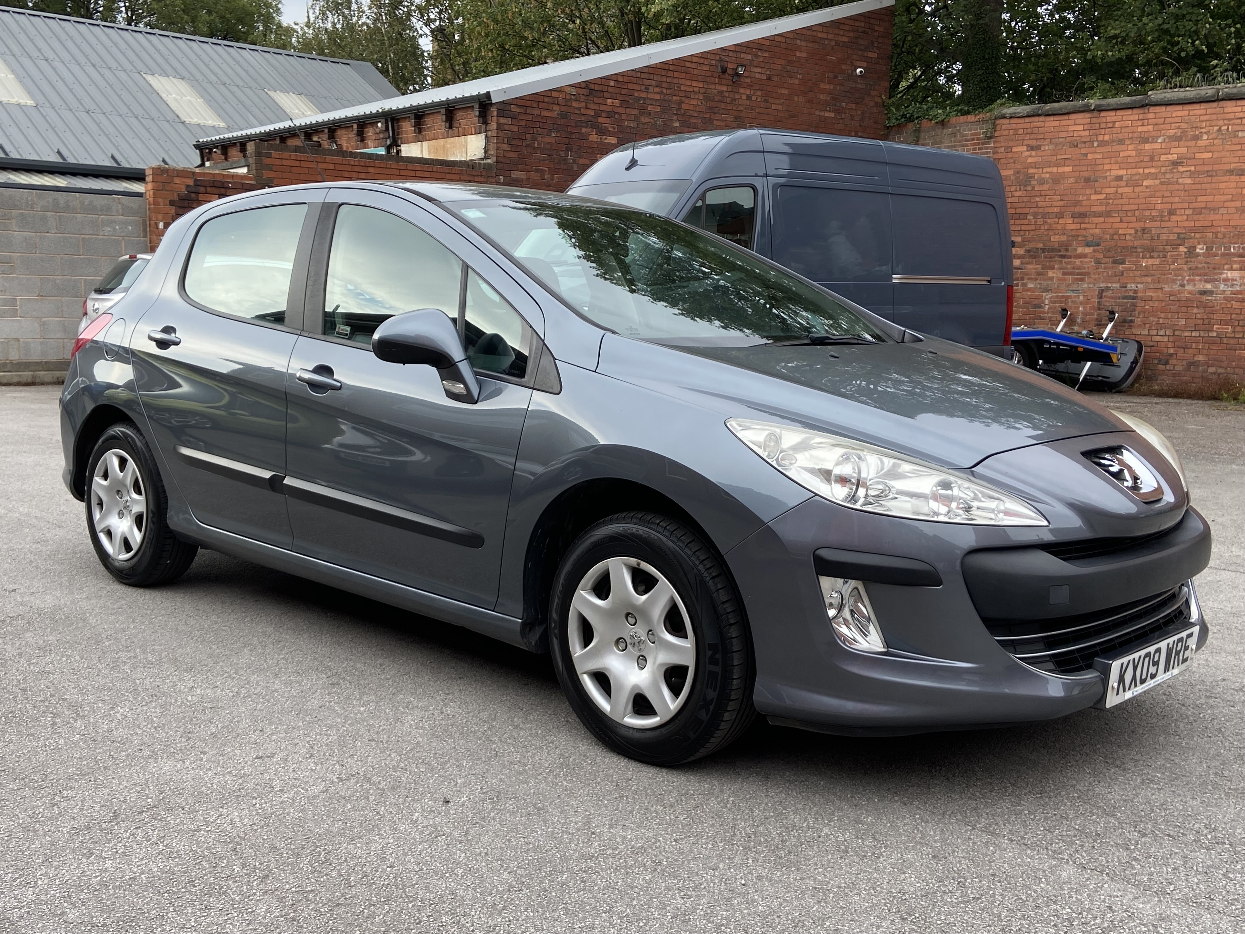 additional car image