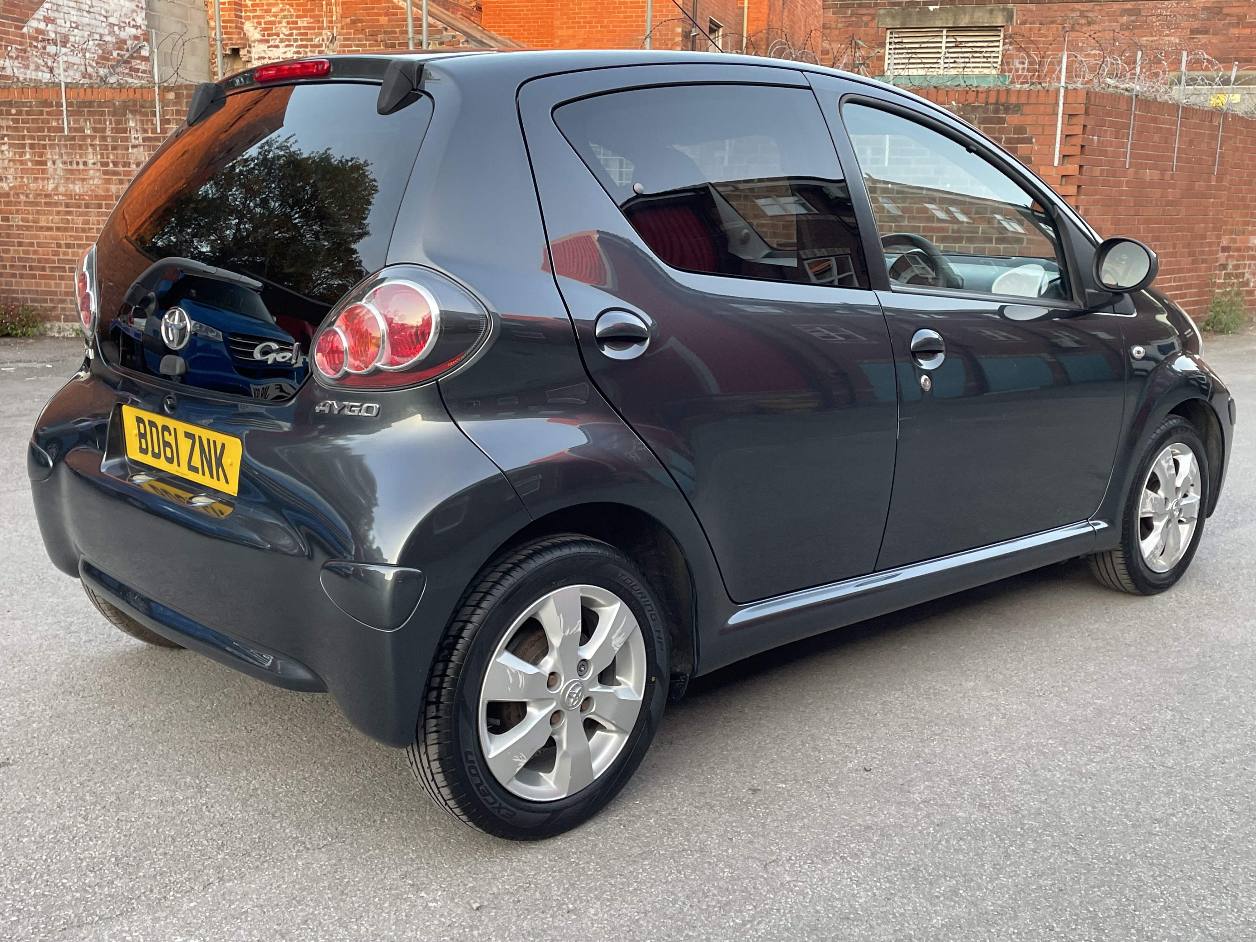 additional car image