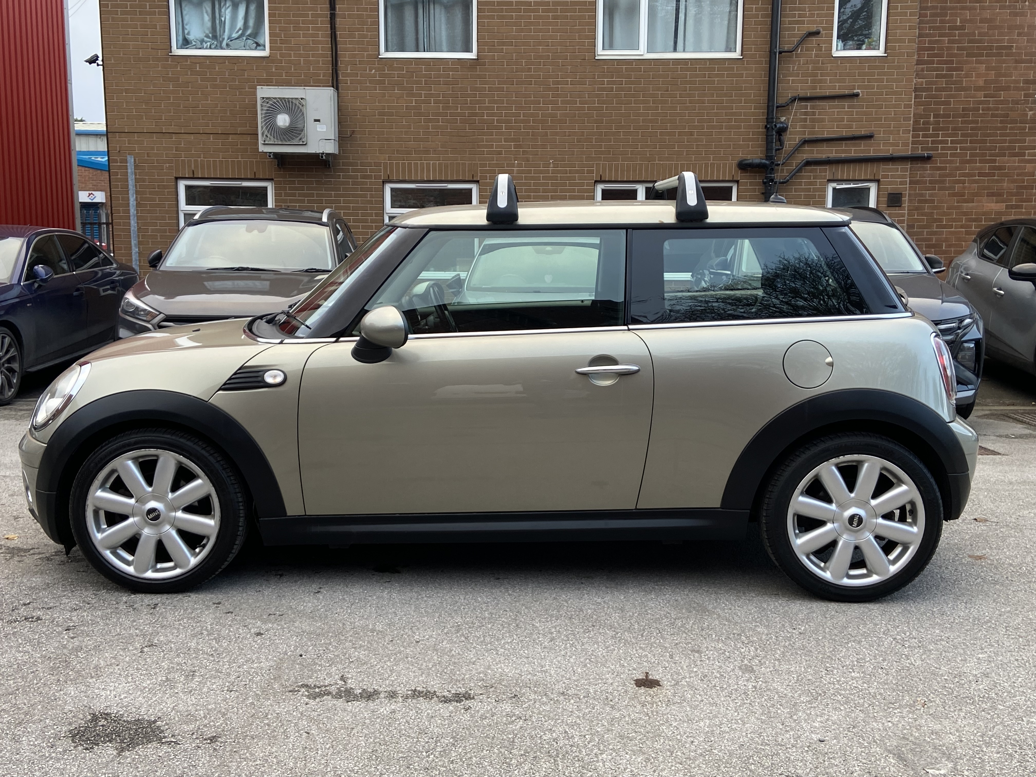 additional car image