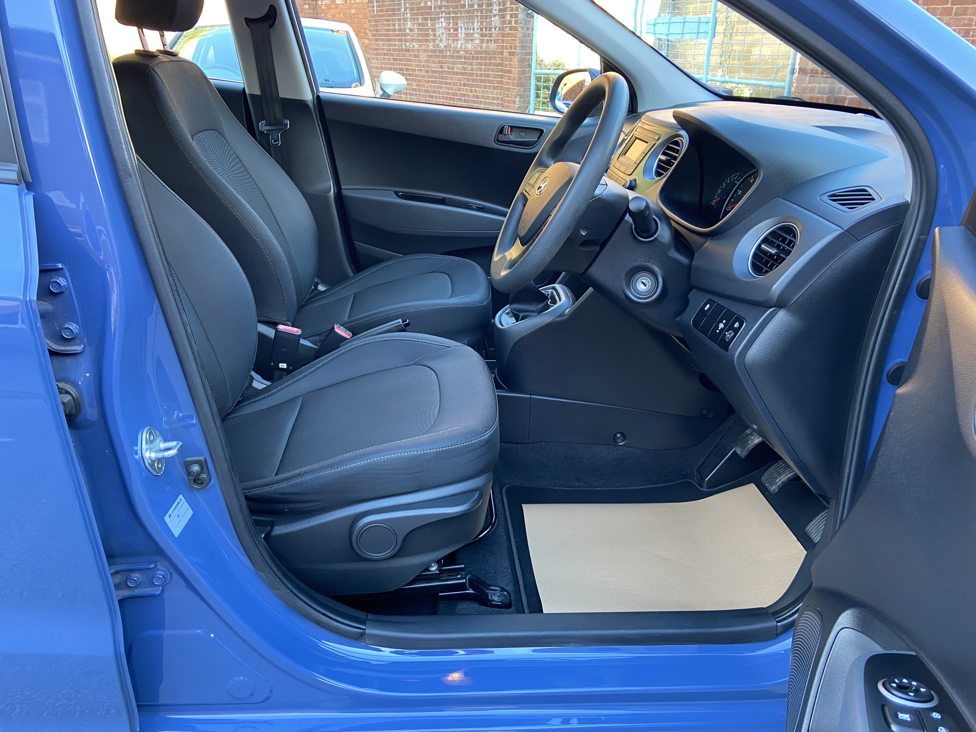 additional car image