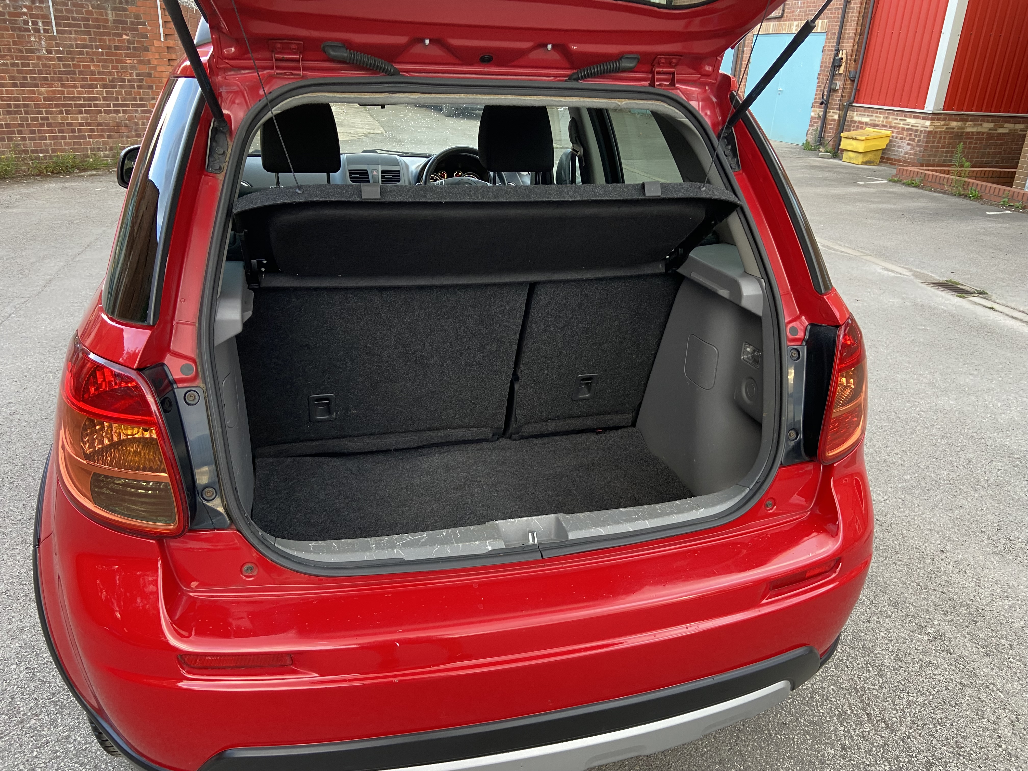 additional car image
