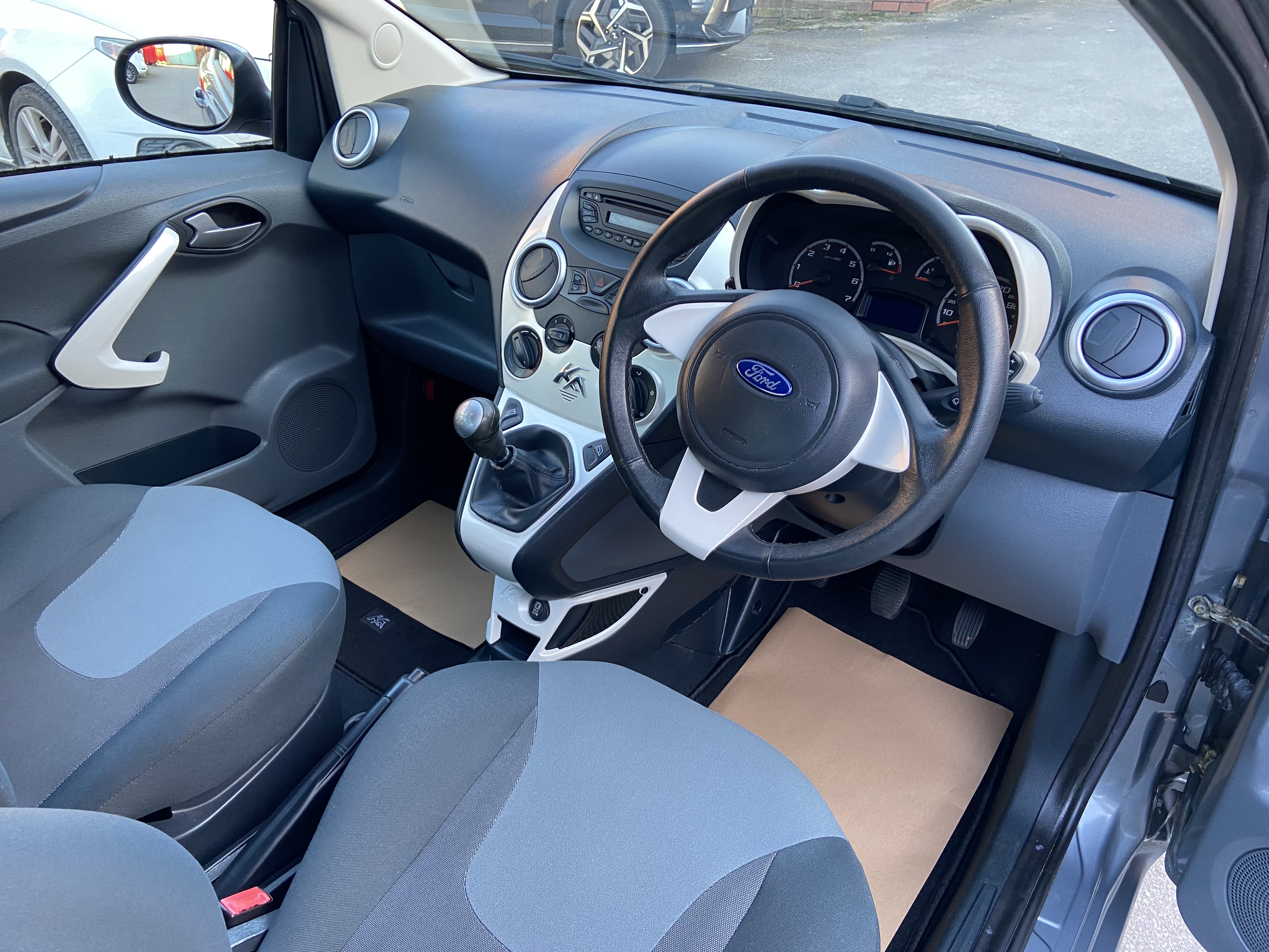 additional car image