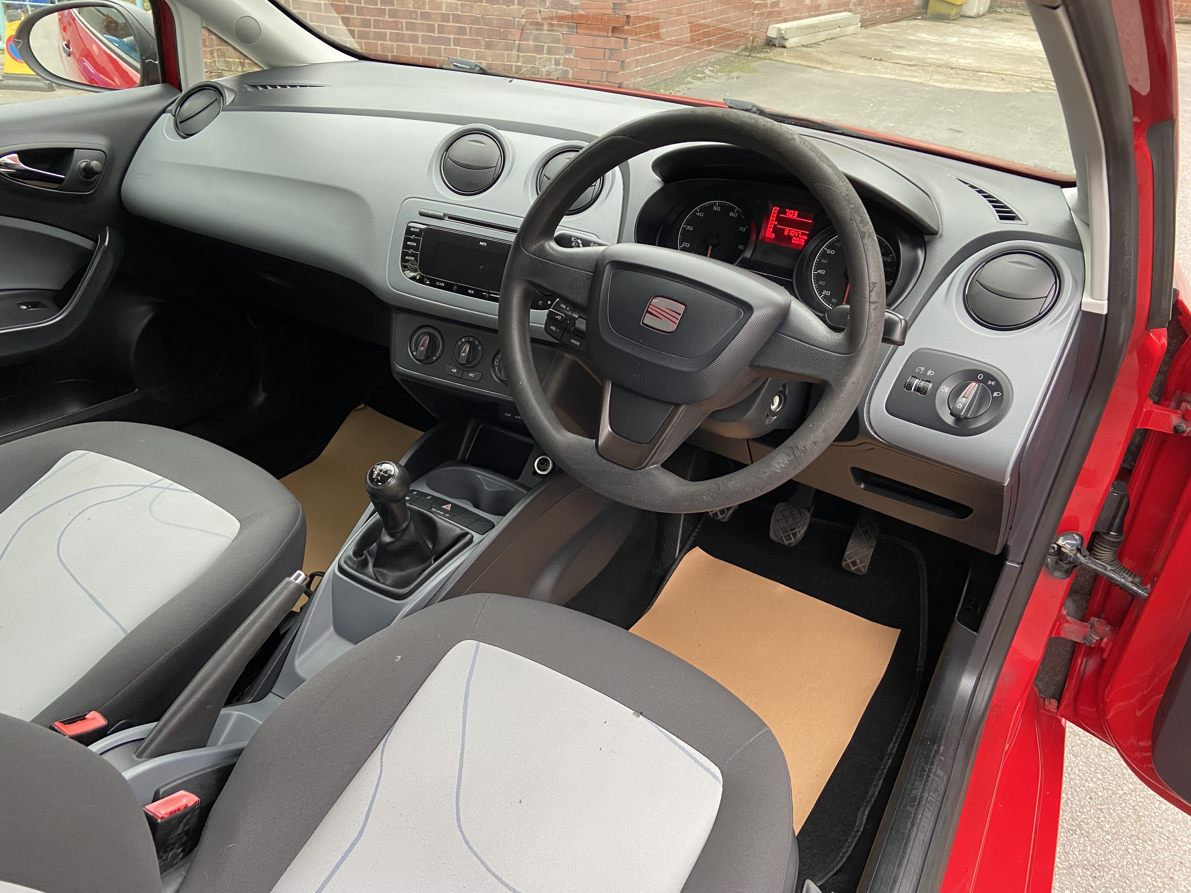 additional car image