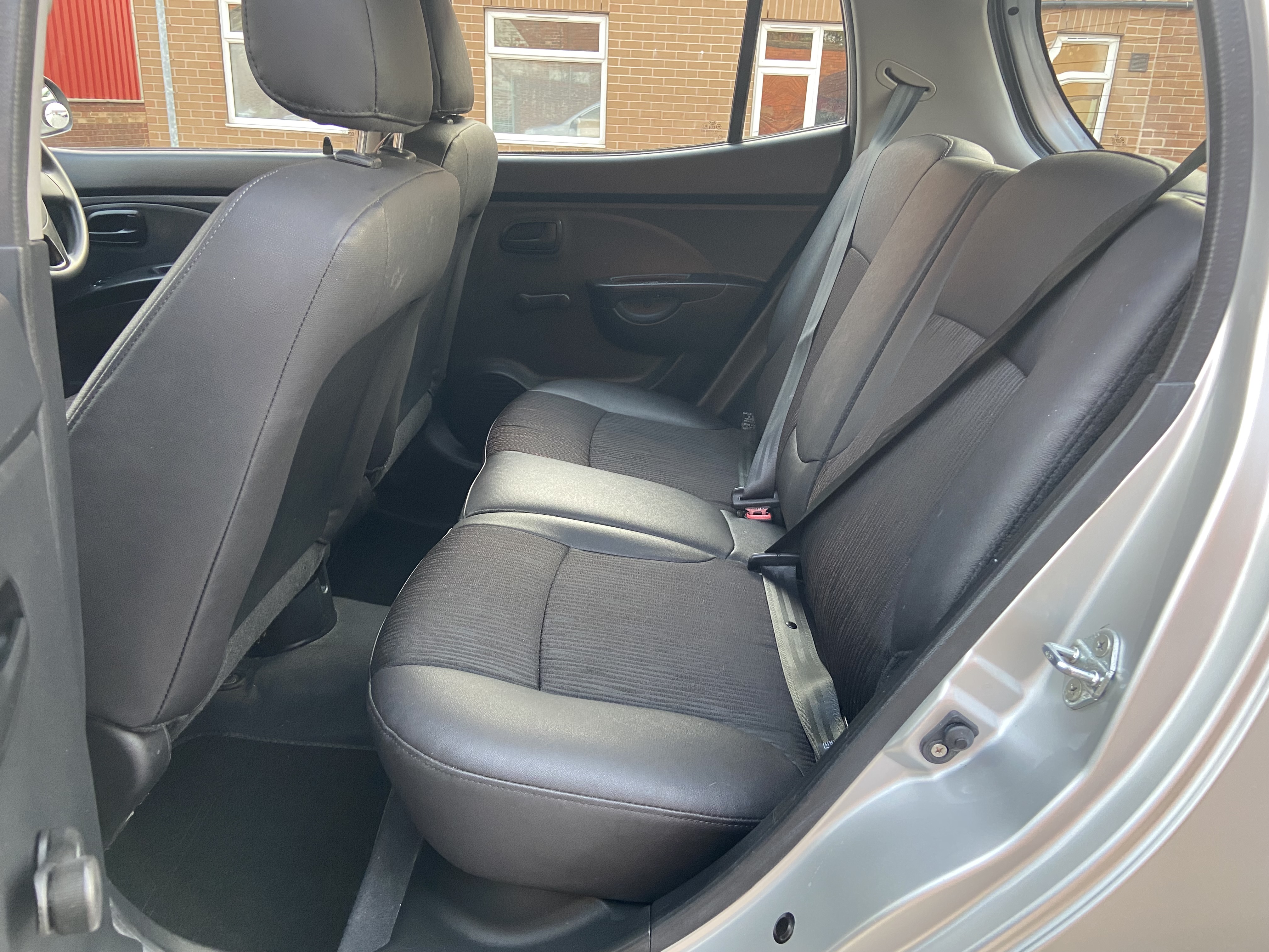 additional car image