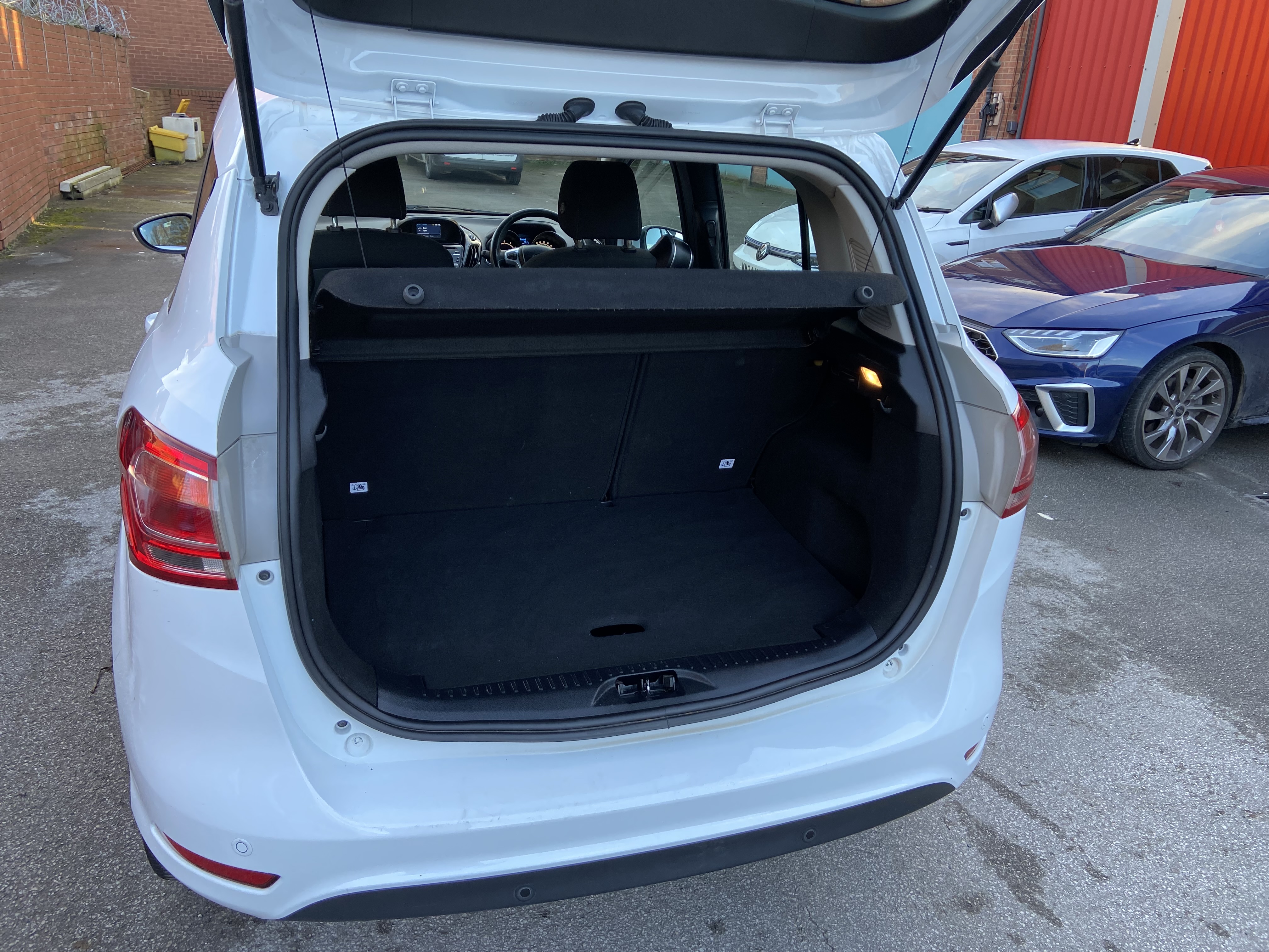 additional car image