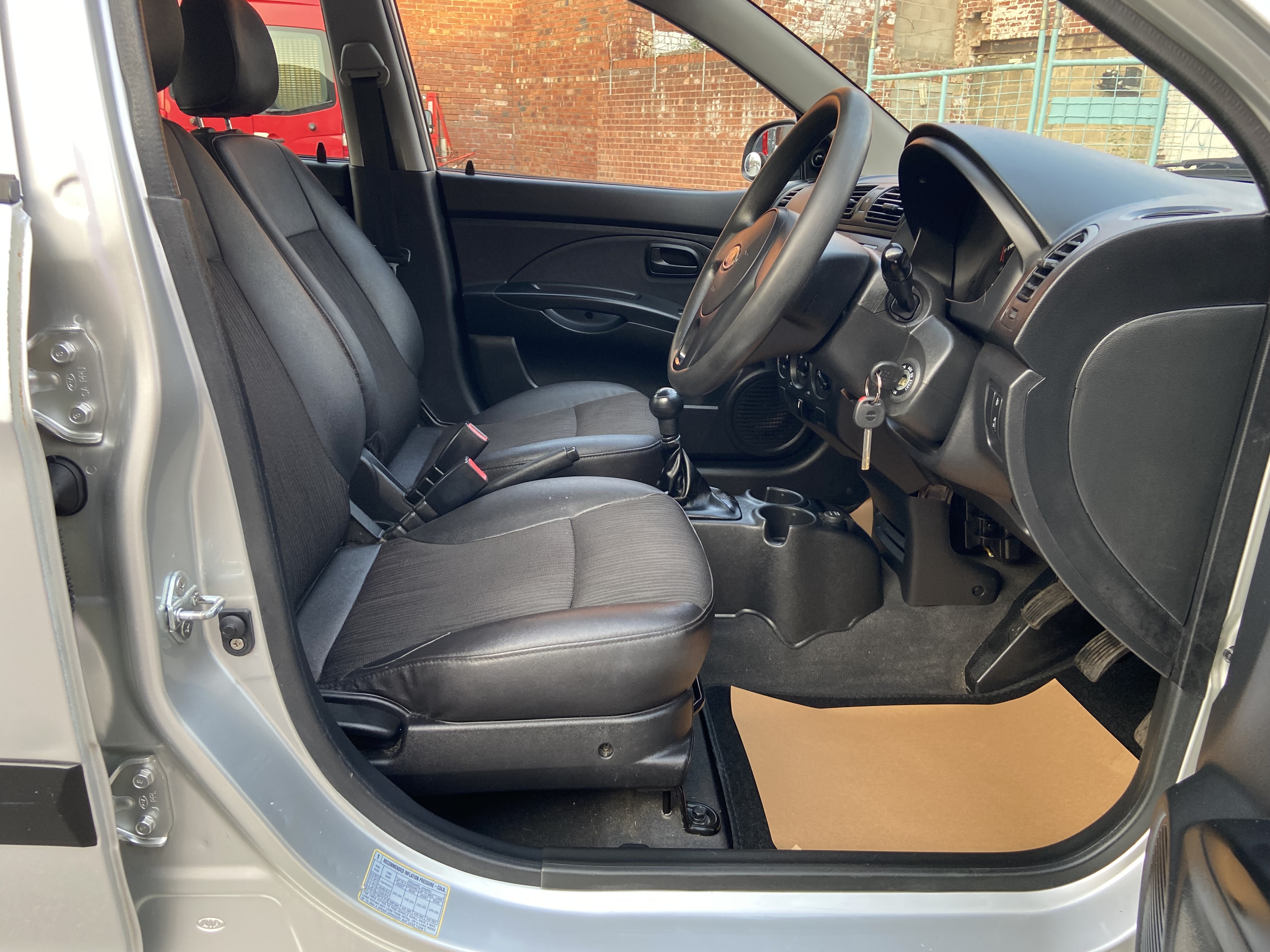 additional car image