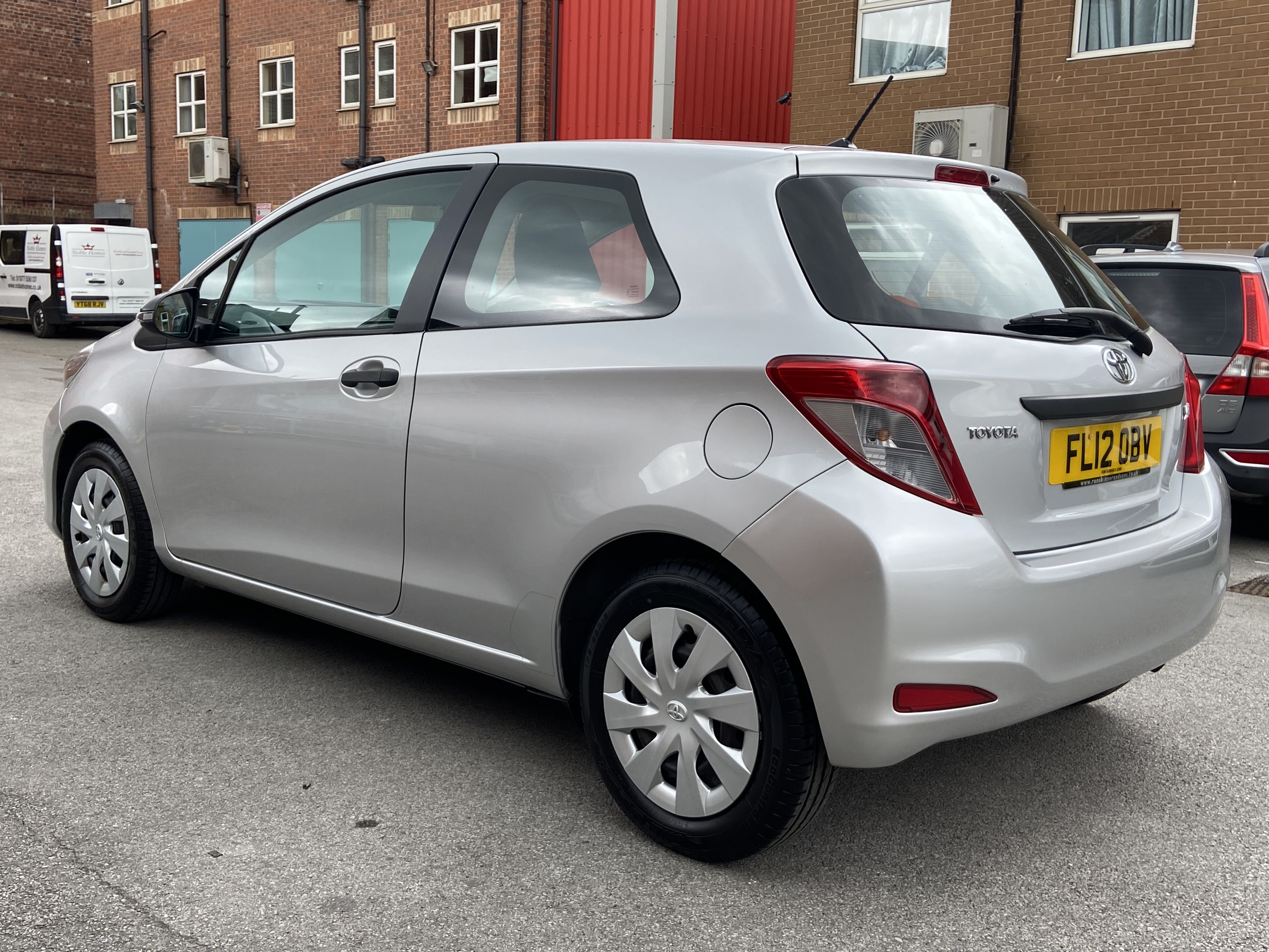 additional car image