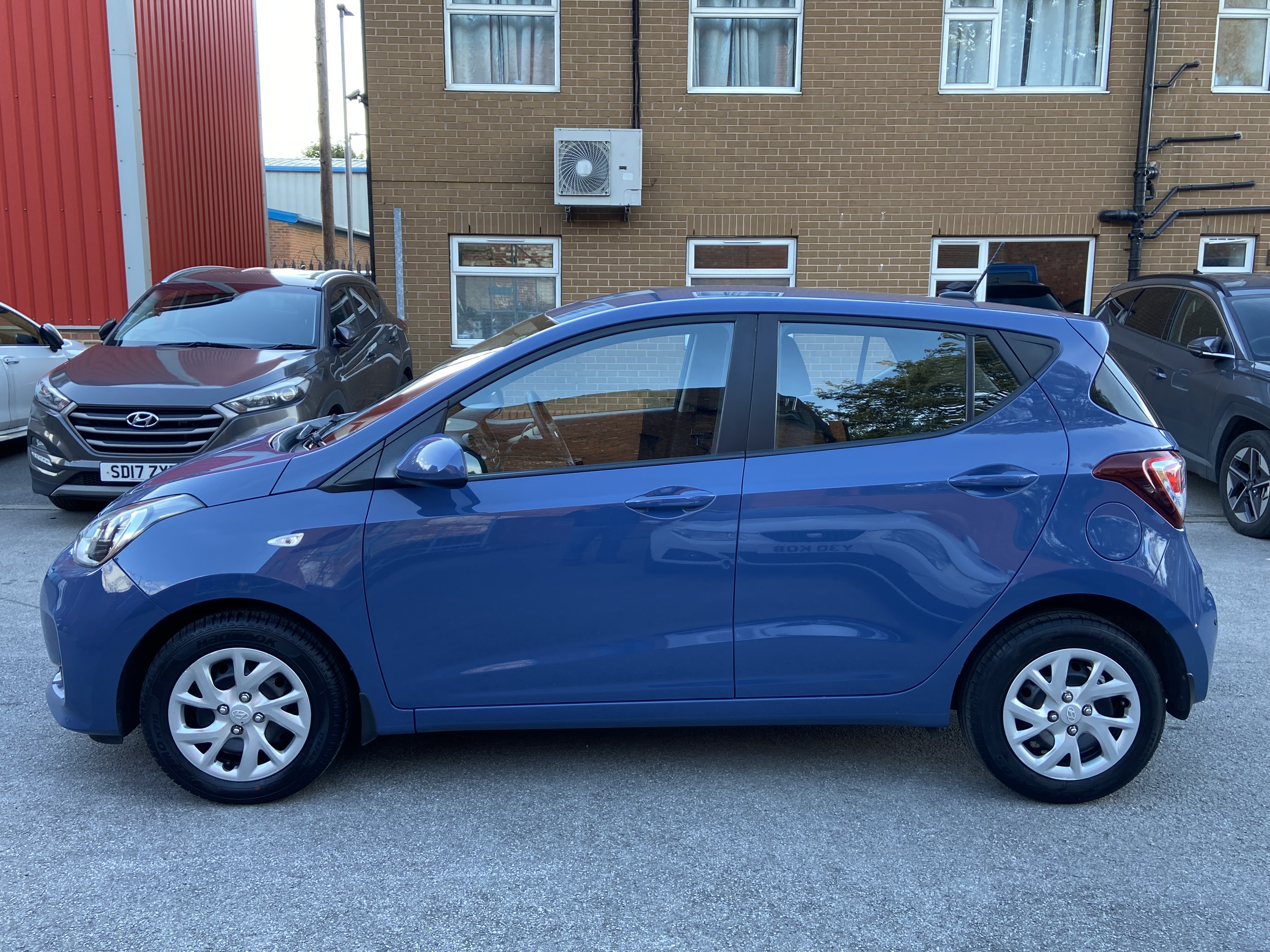 additional car image