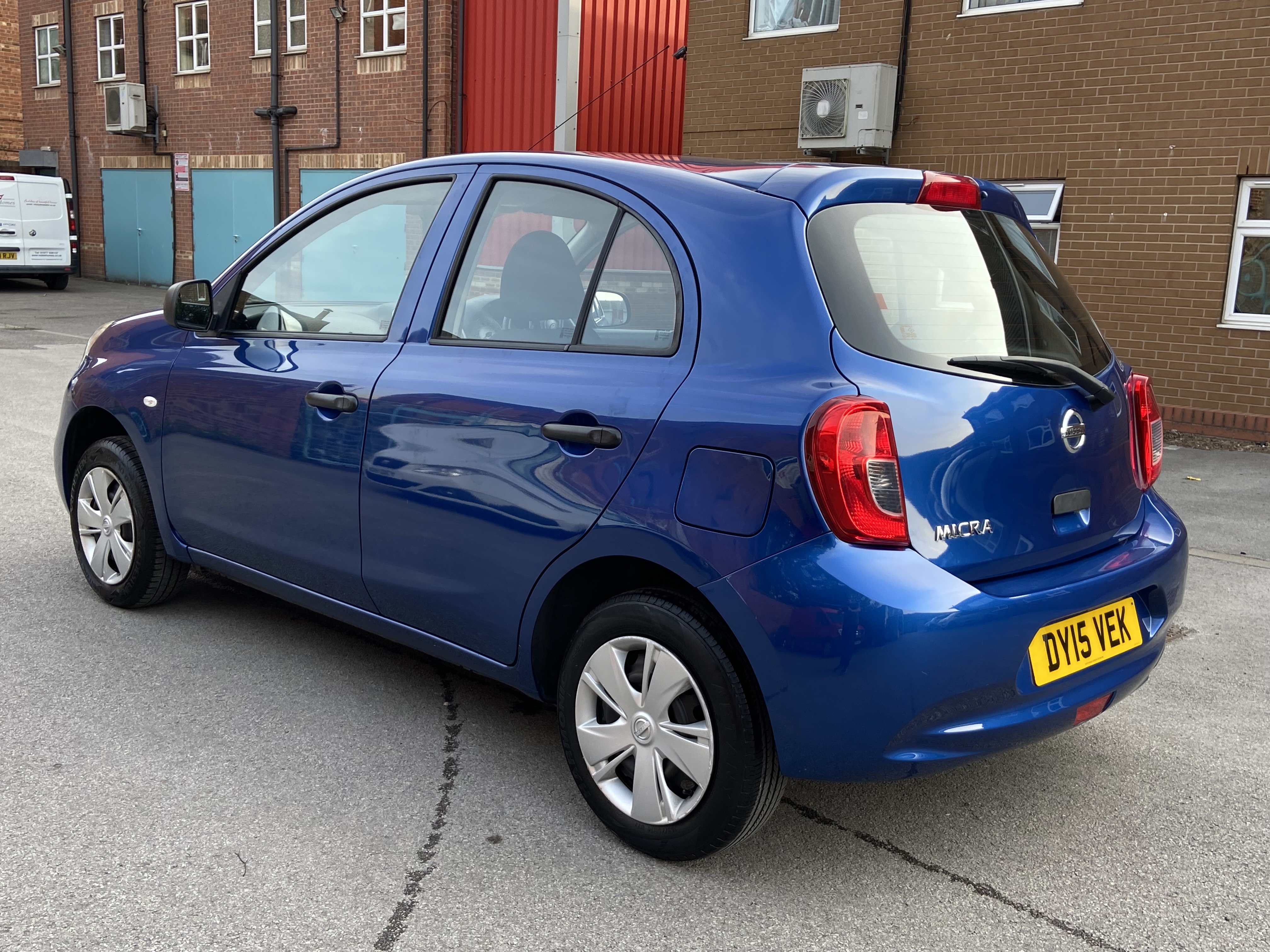 additional car image