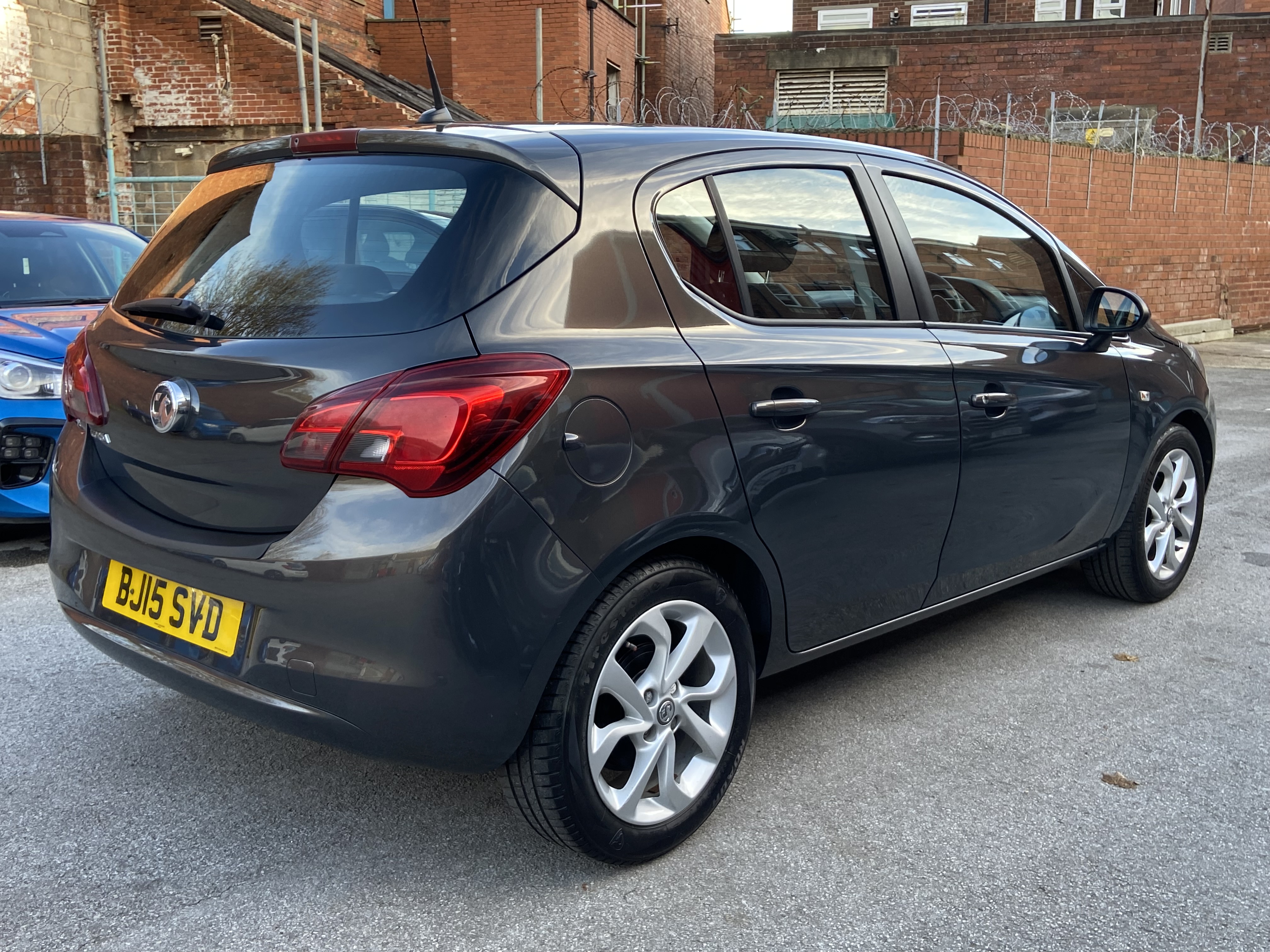 additional car image