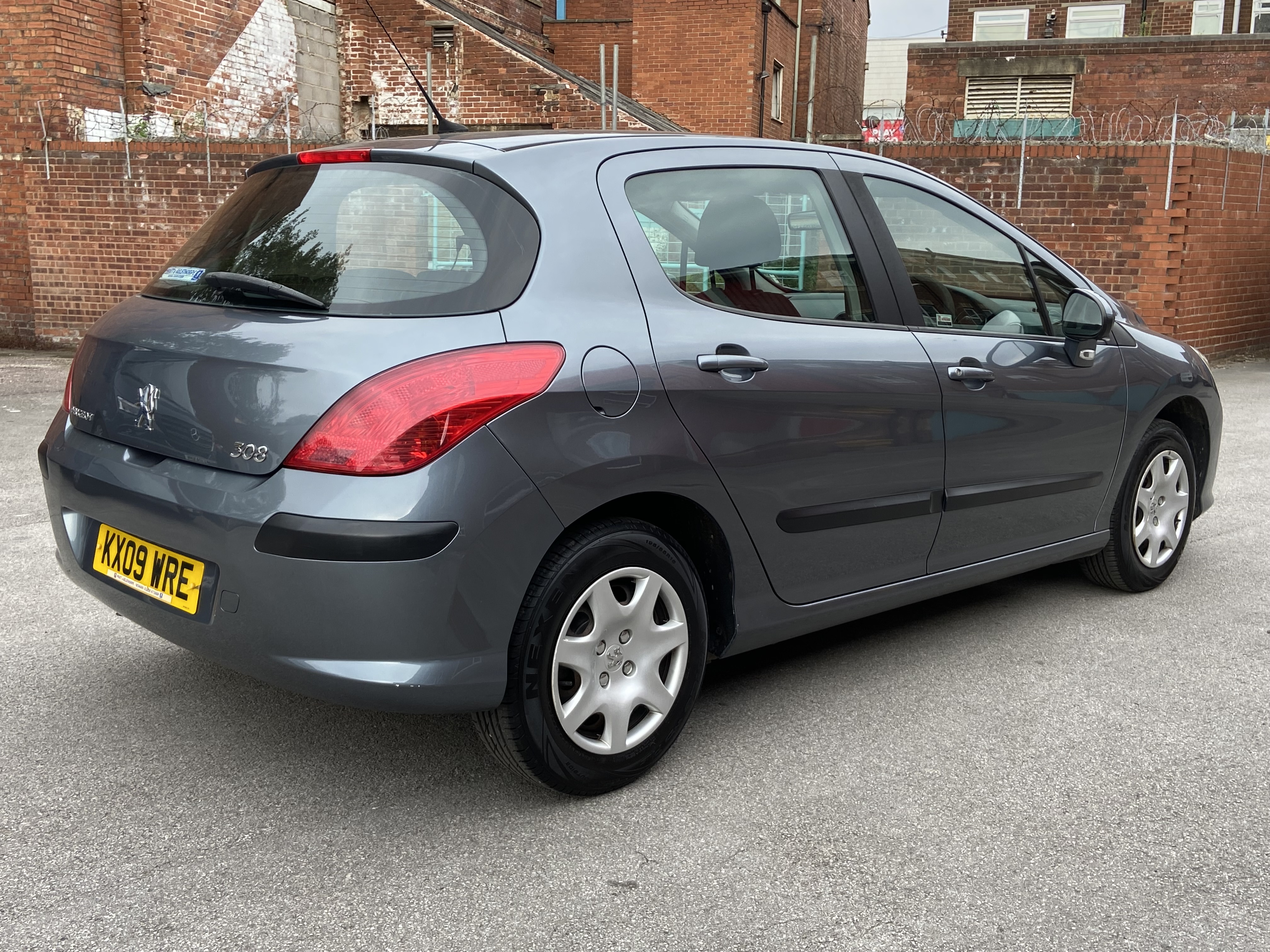 additional car image