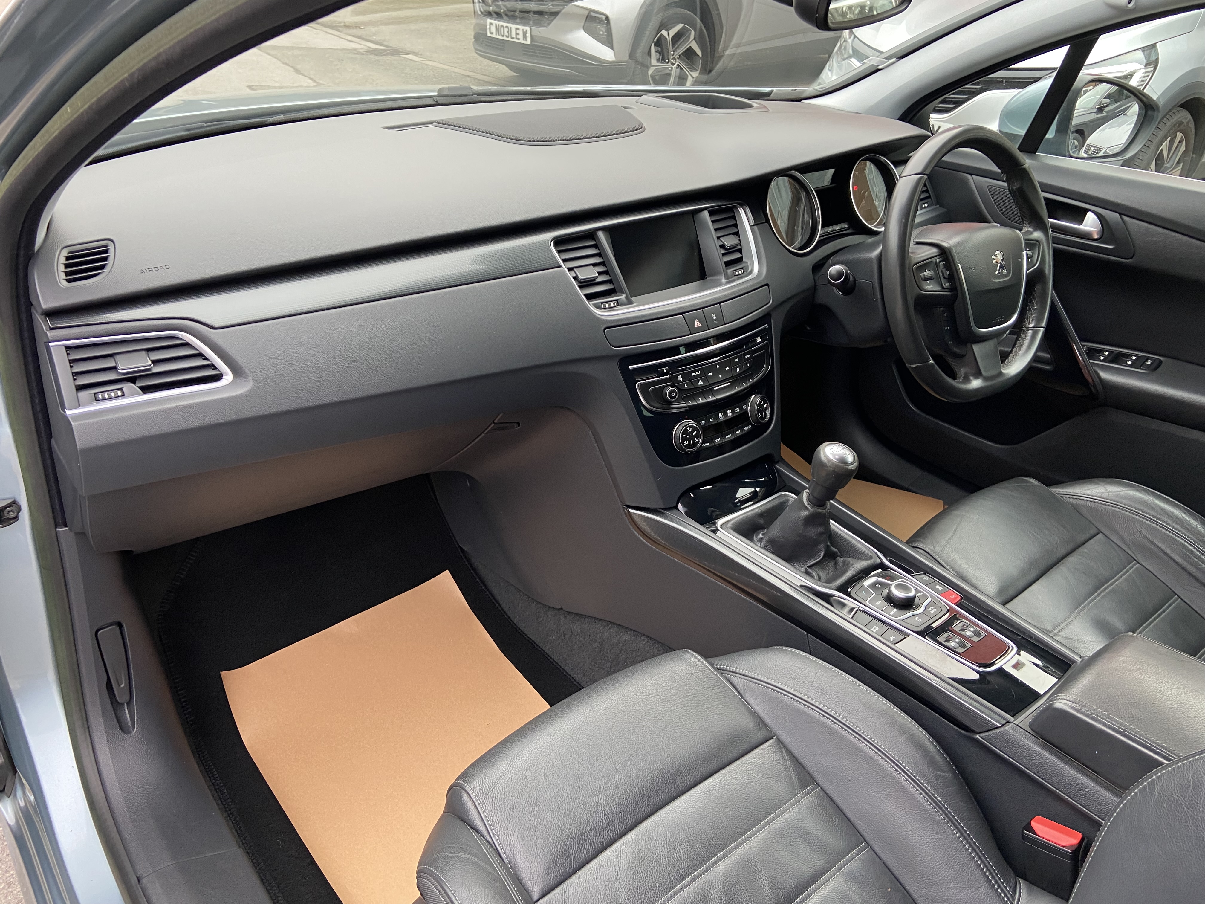 additional car image