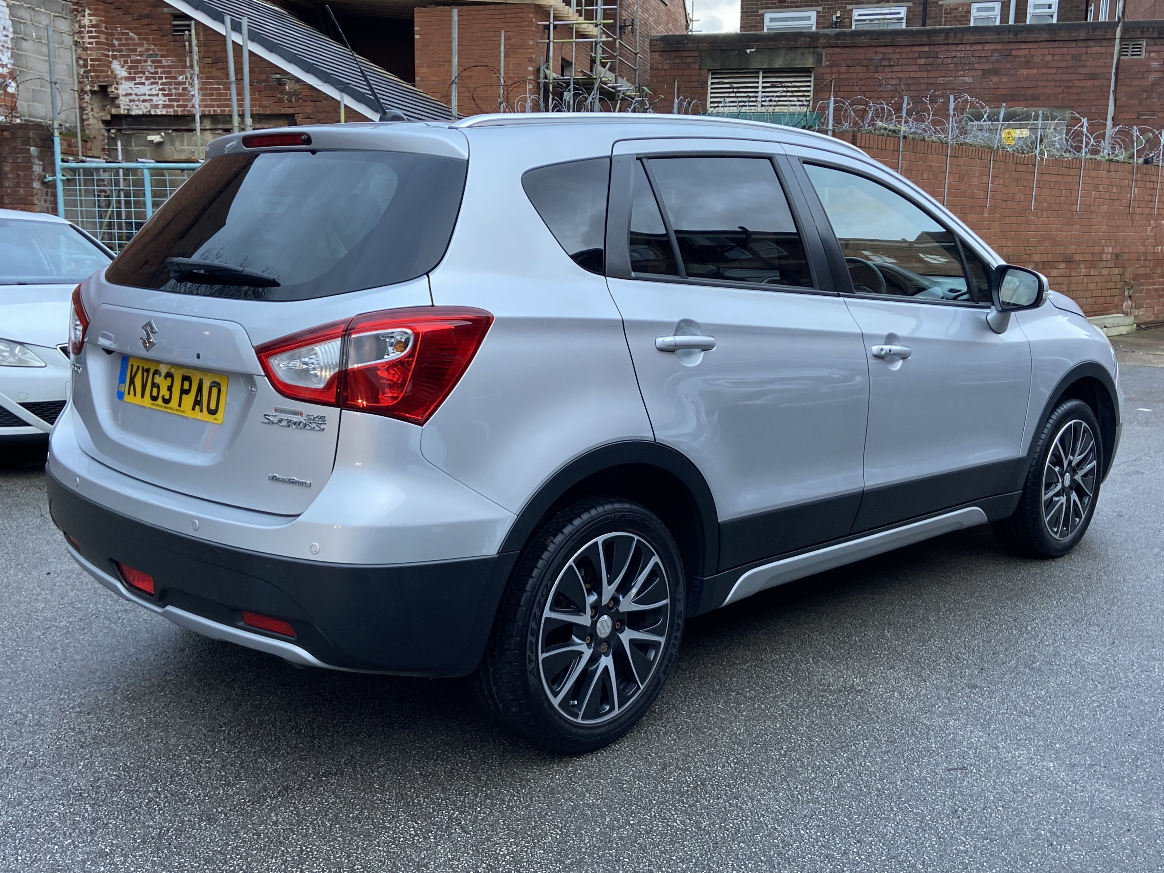 additional car image