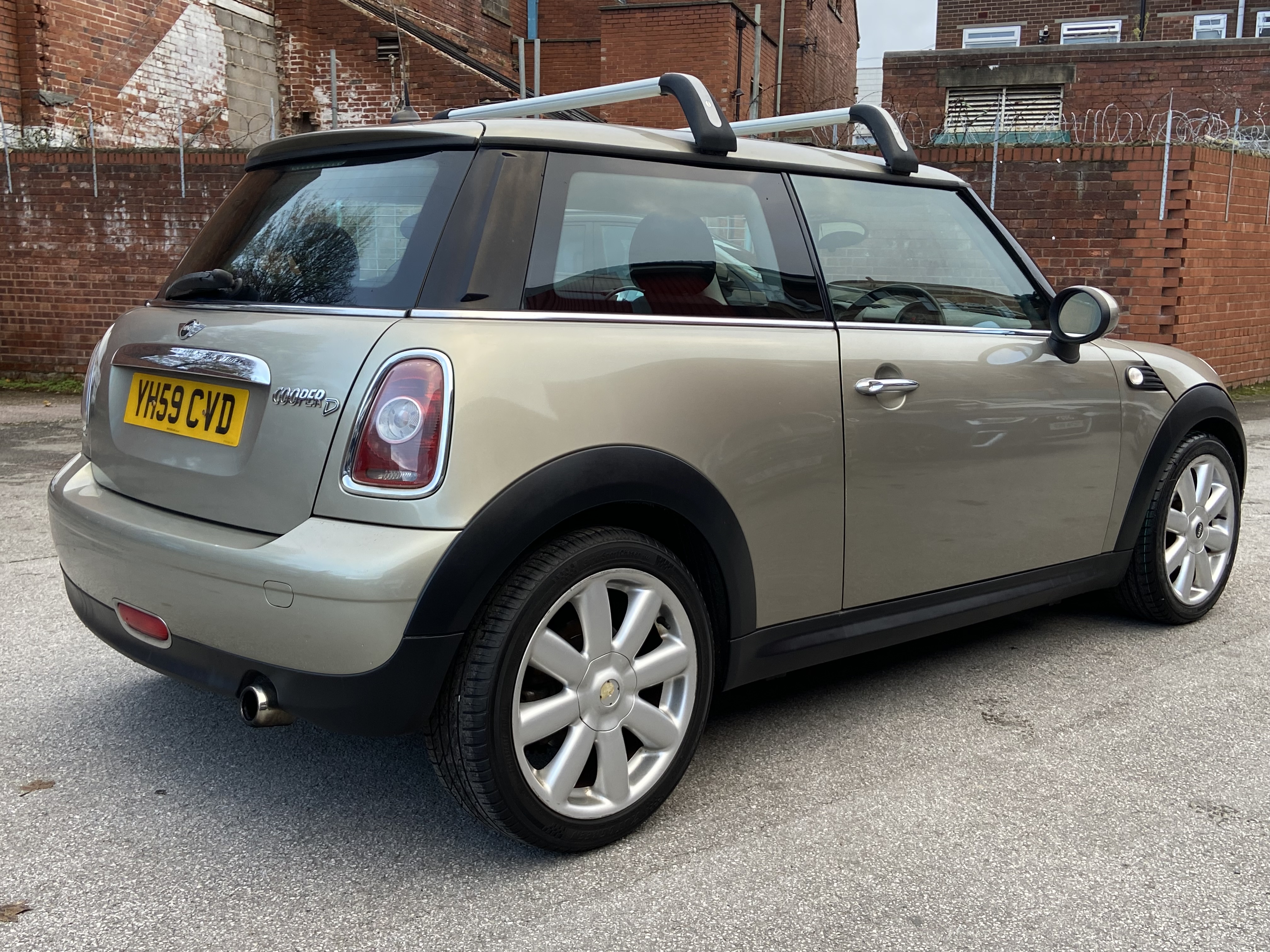 additional car image