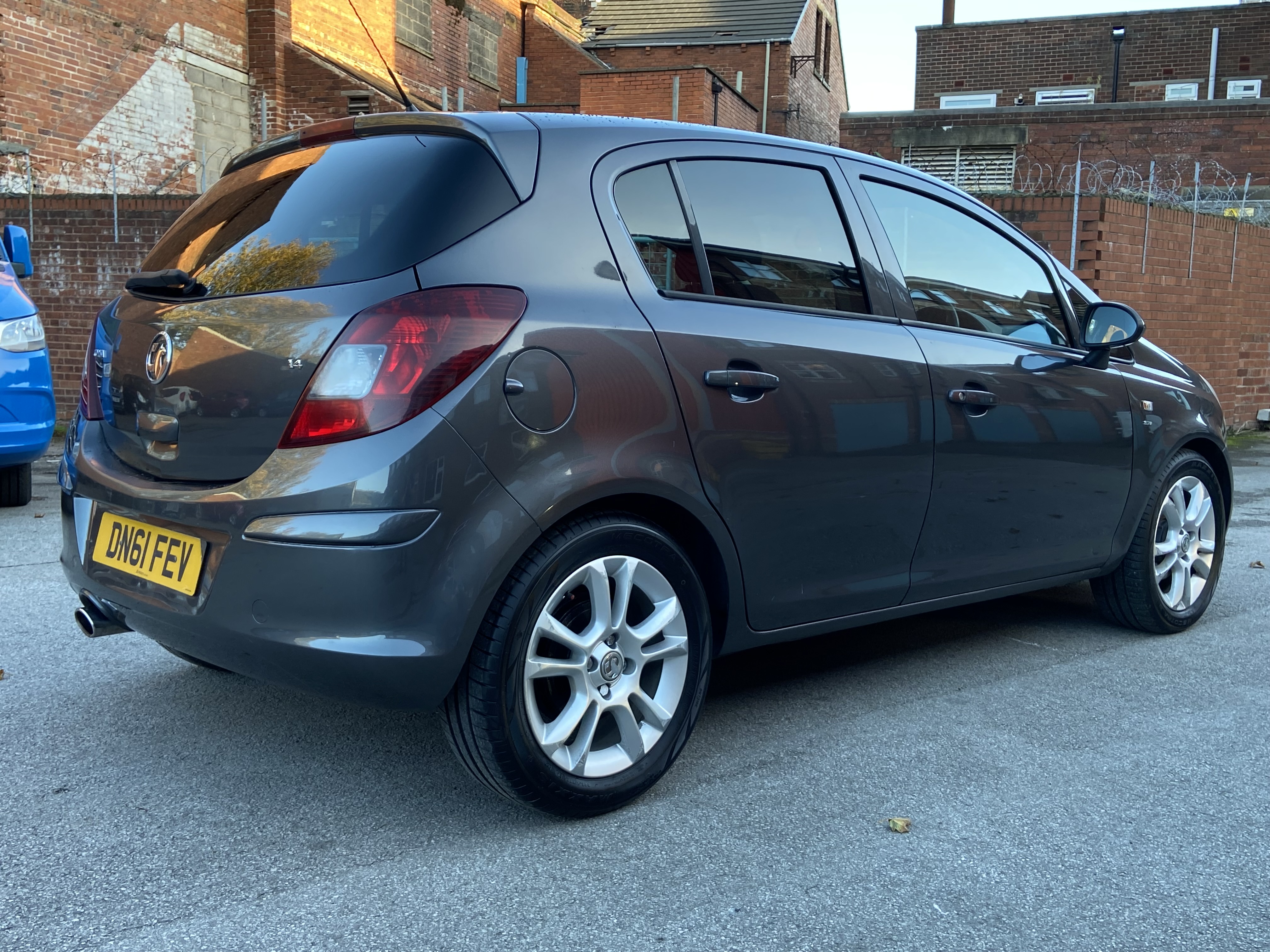 additional car image