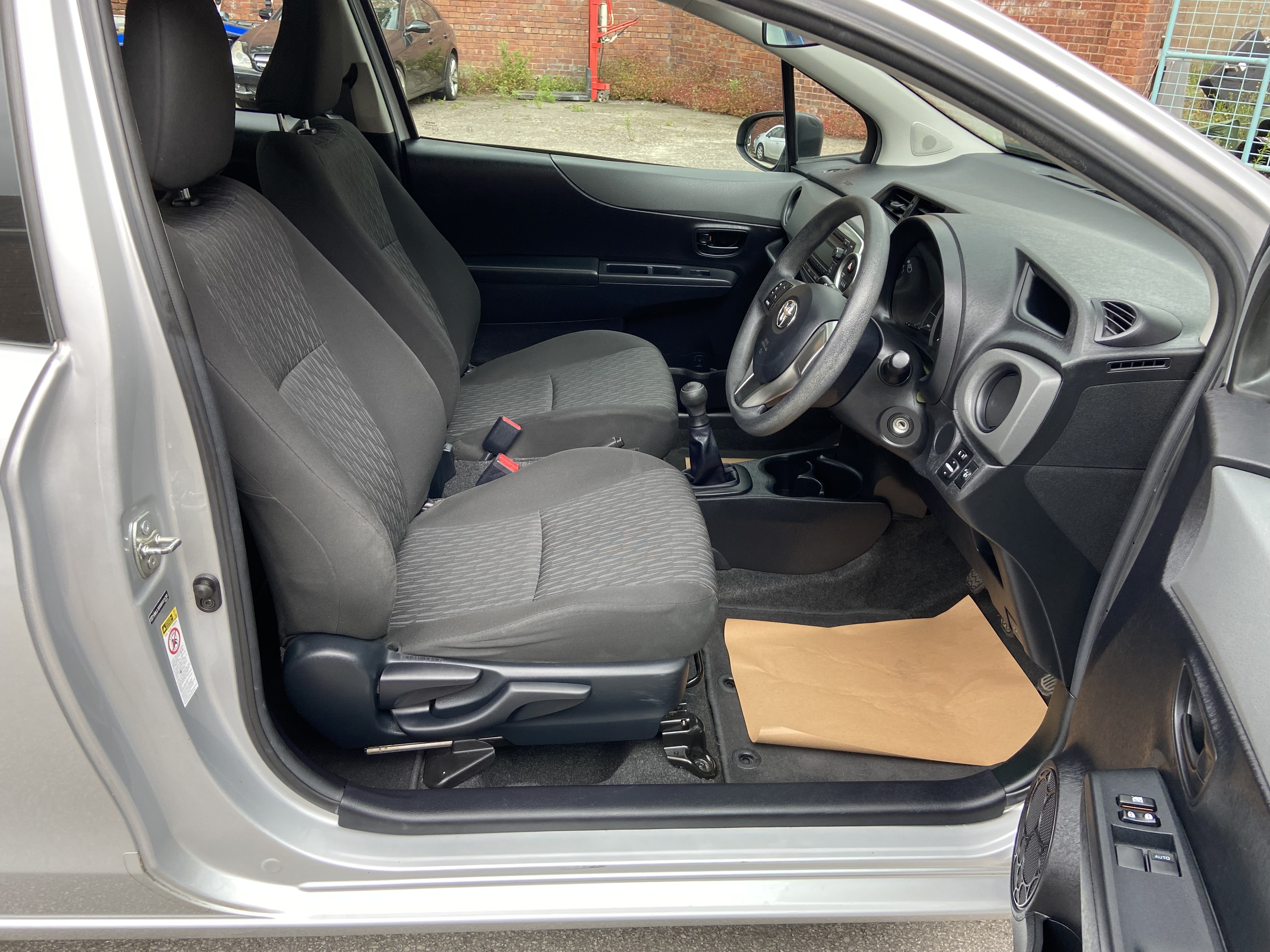 additional car image