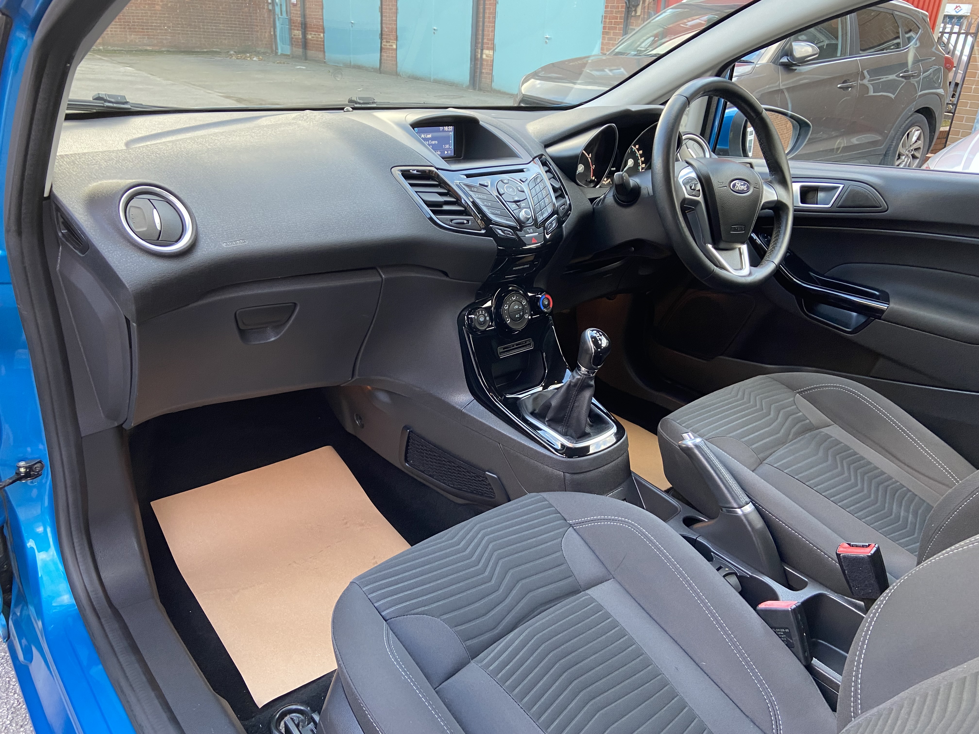 additional car image