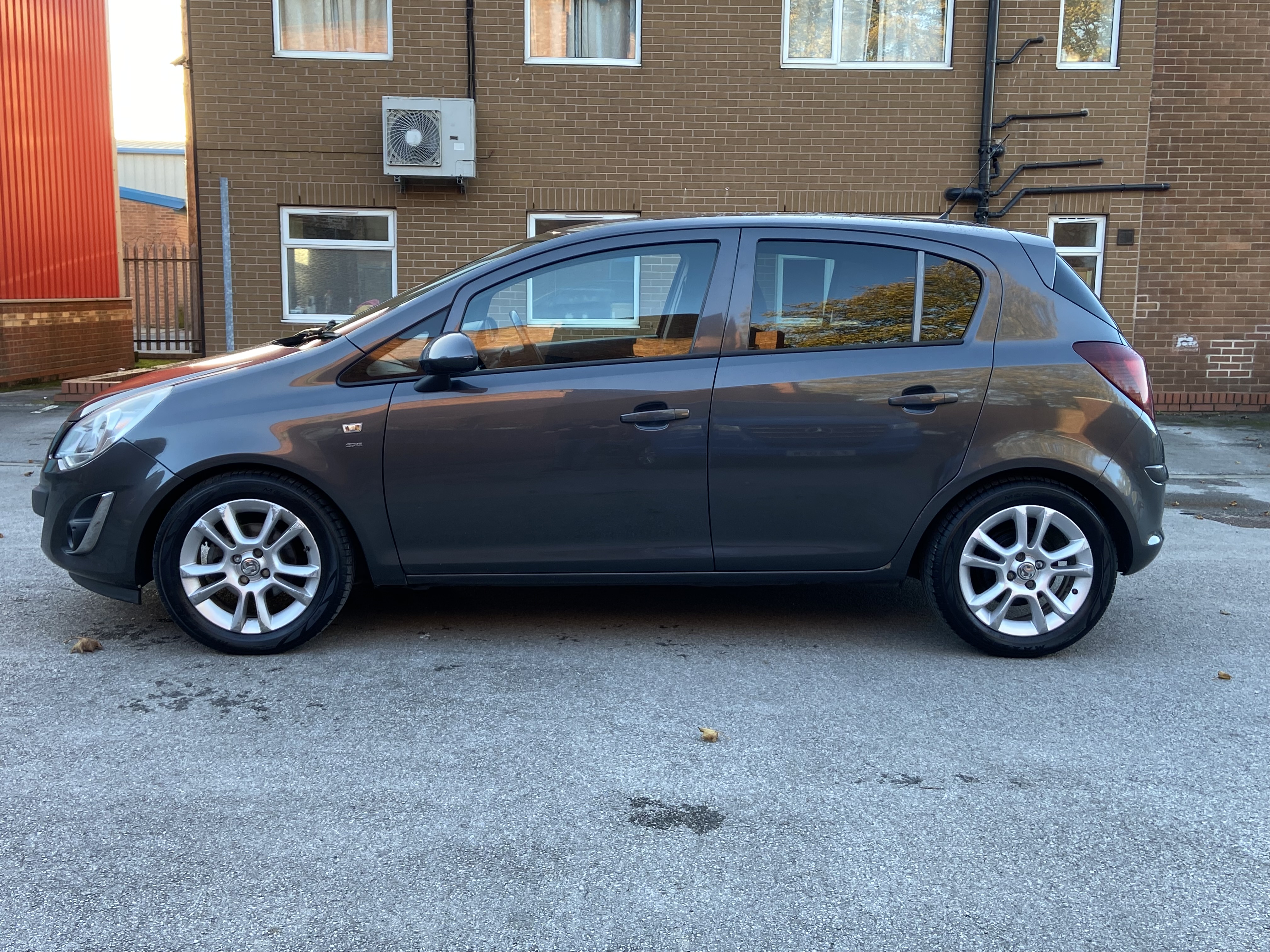 additional car image