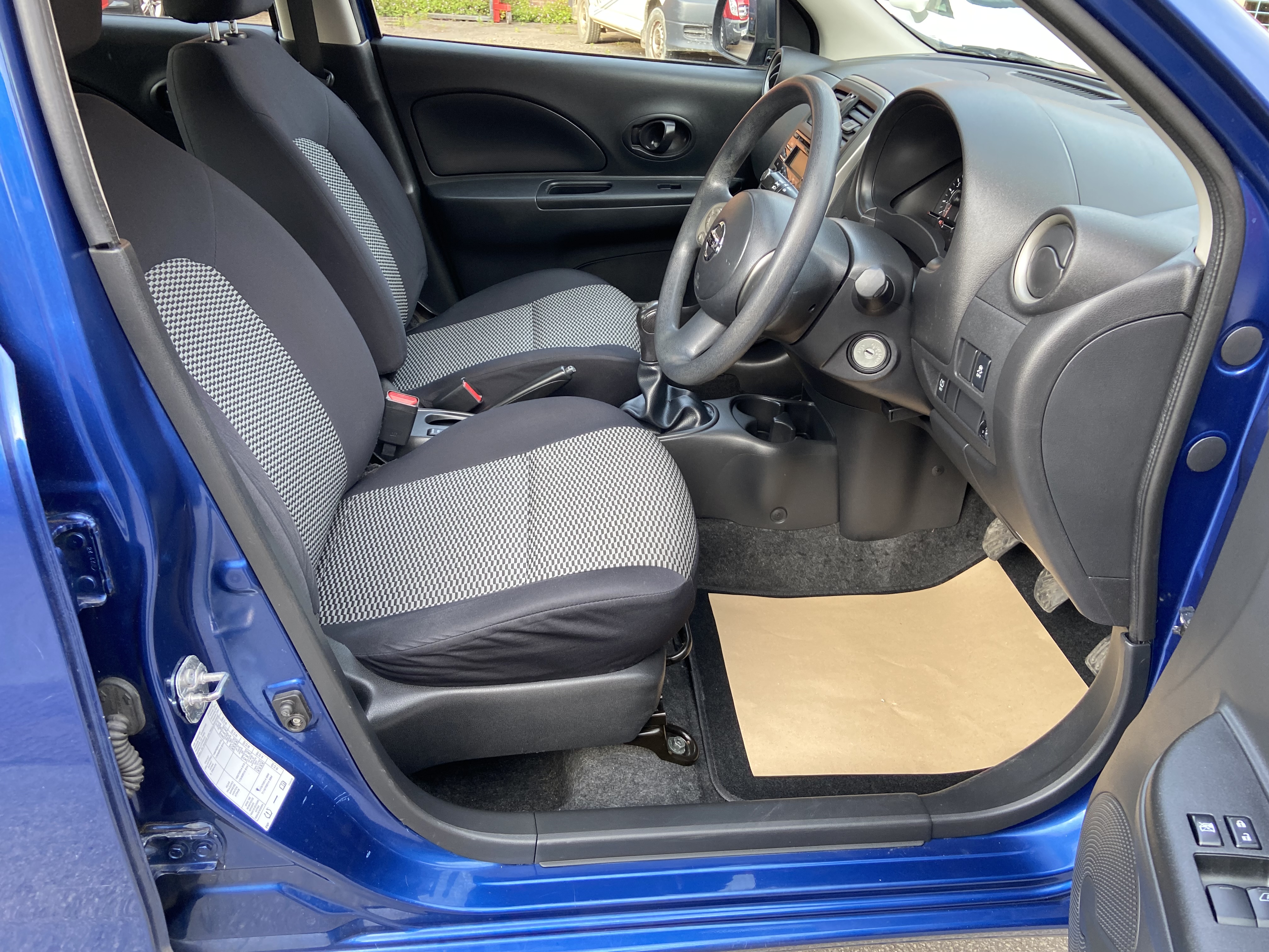 additional car image