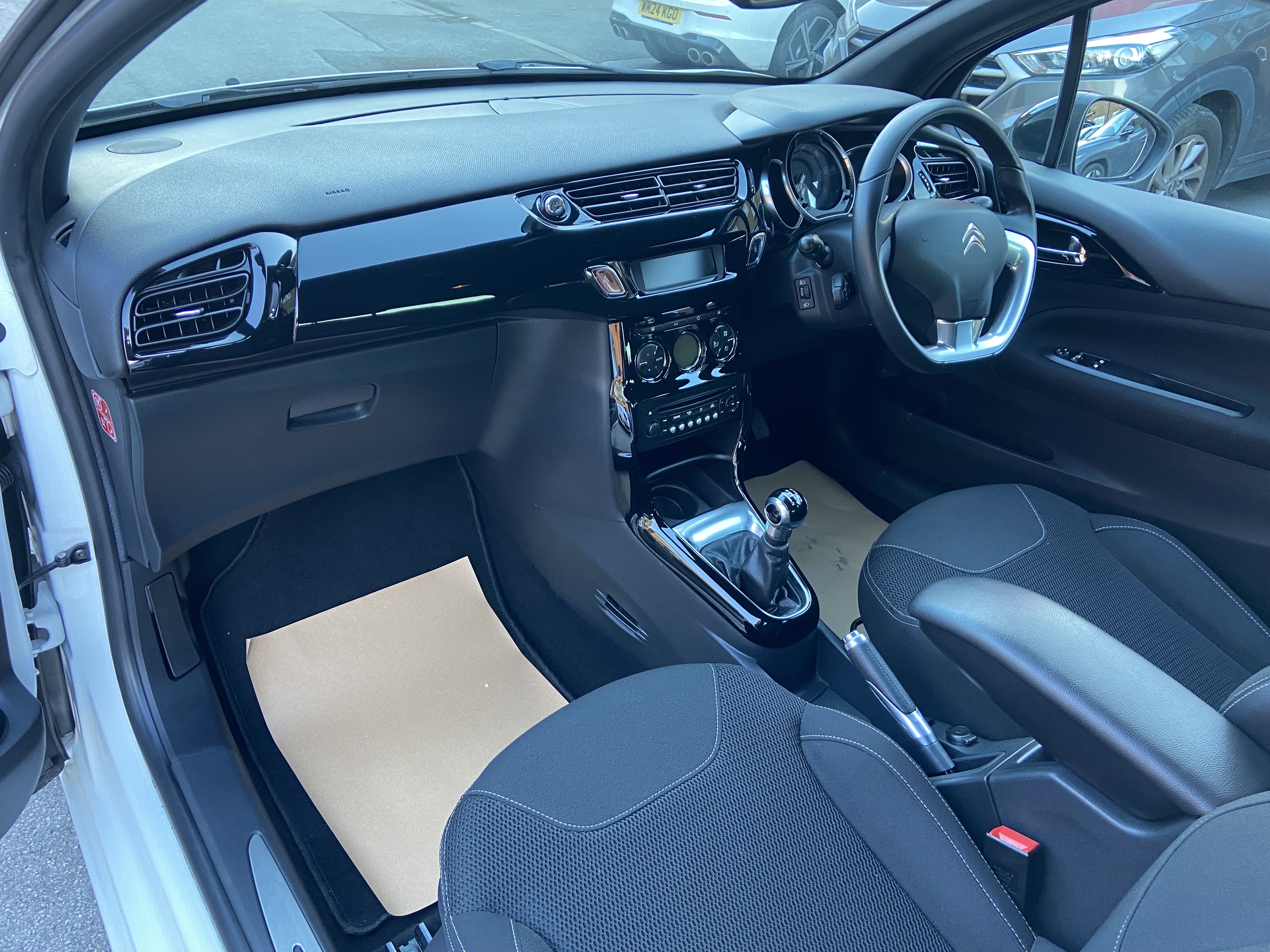 additional car image