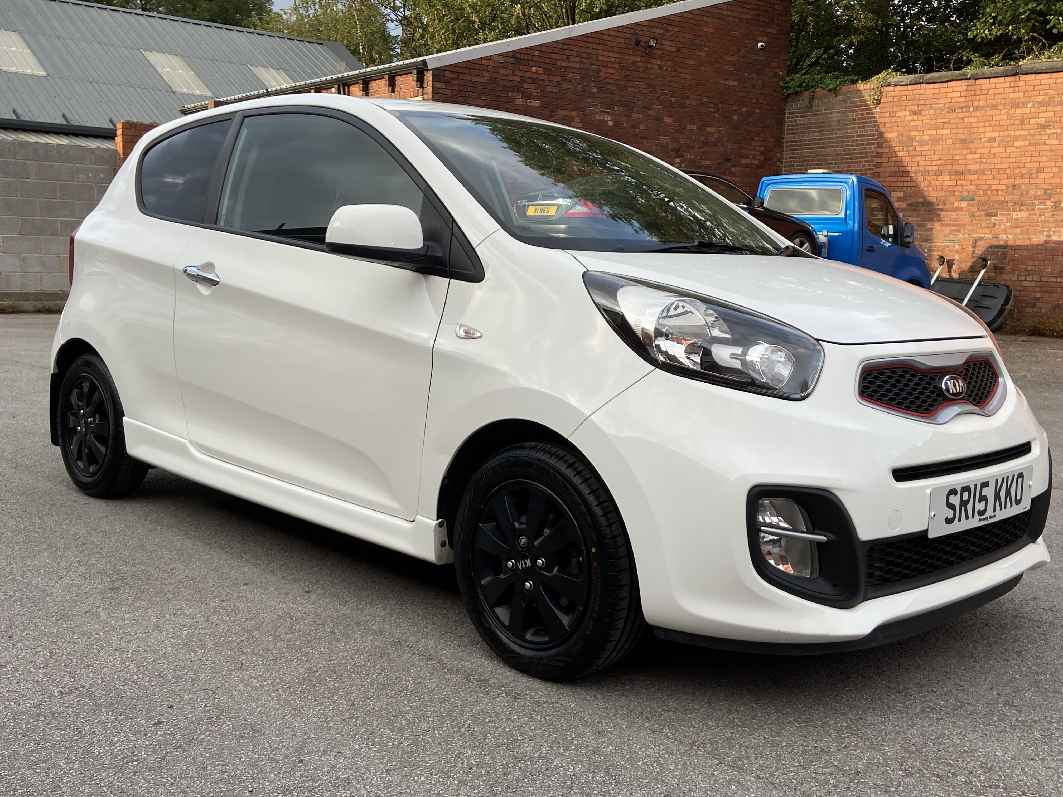 additional car image