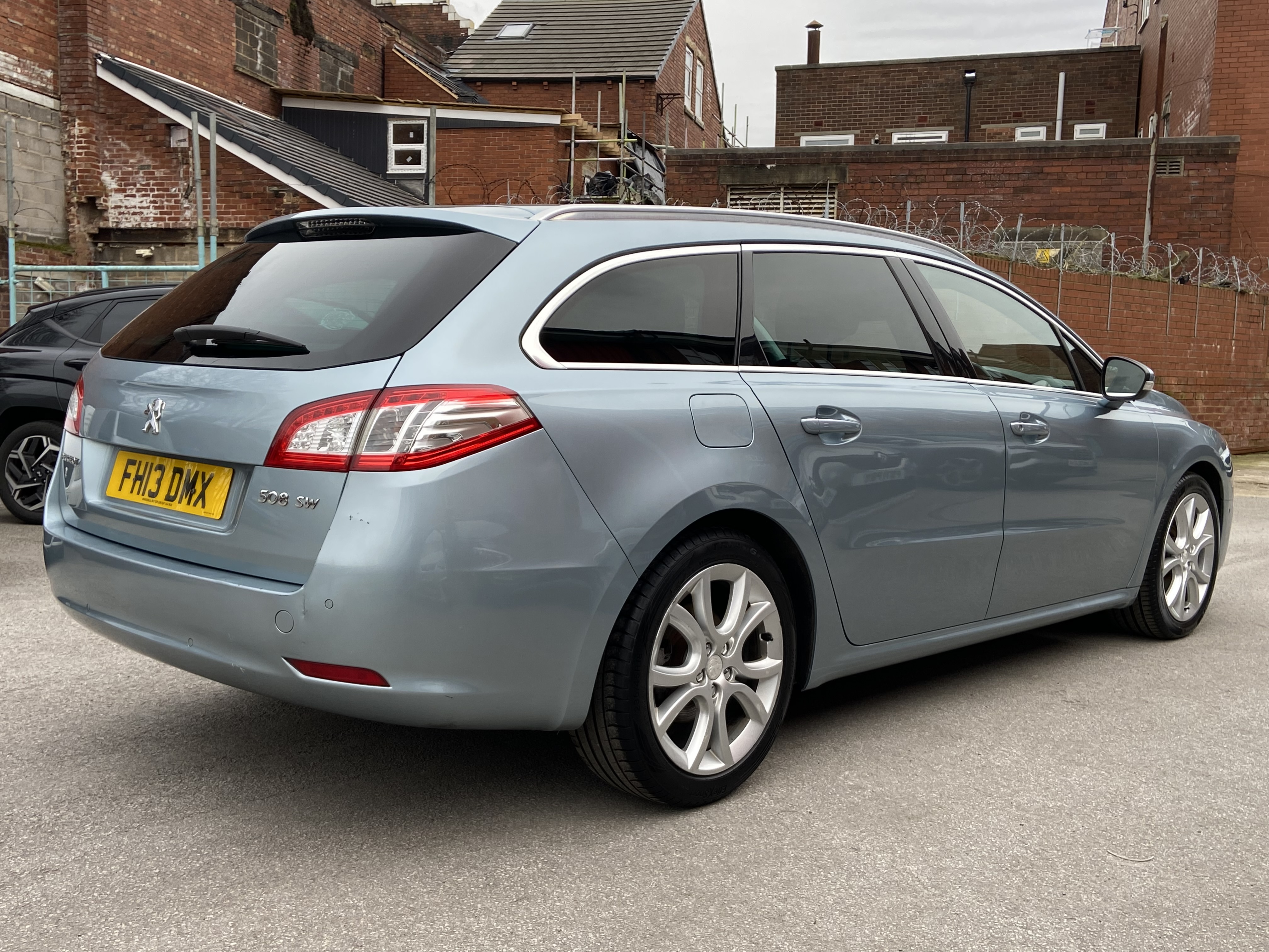 additional car image