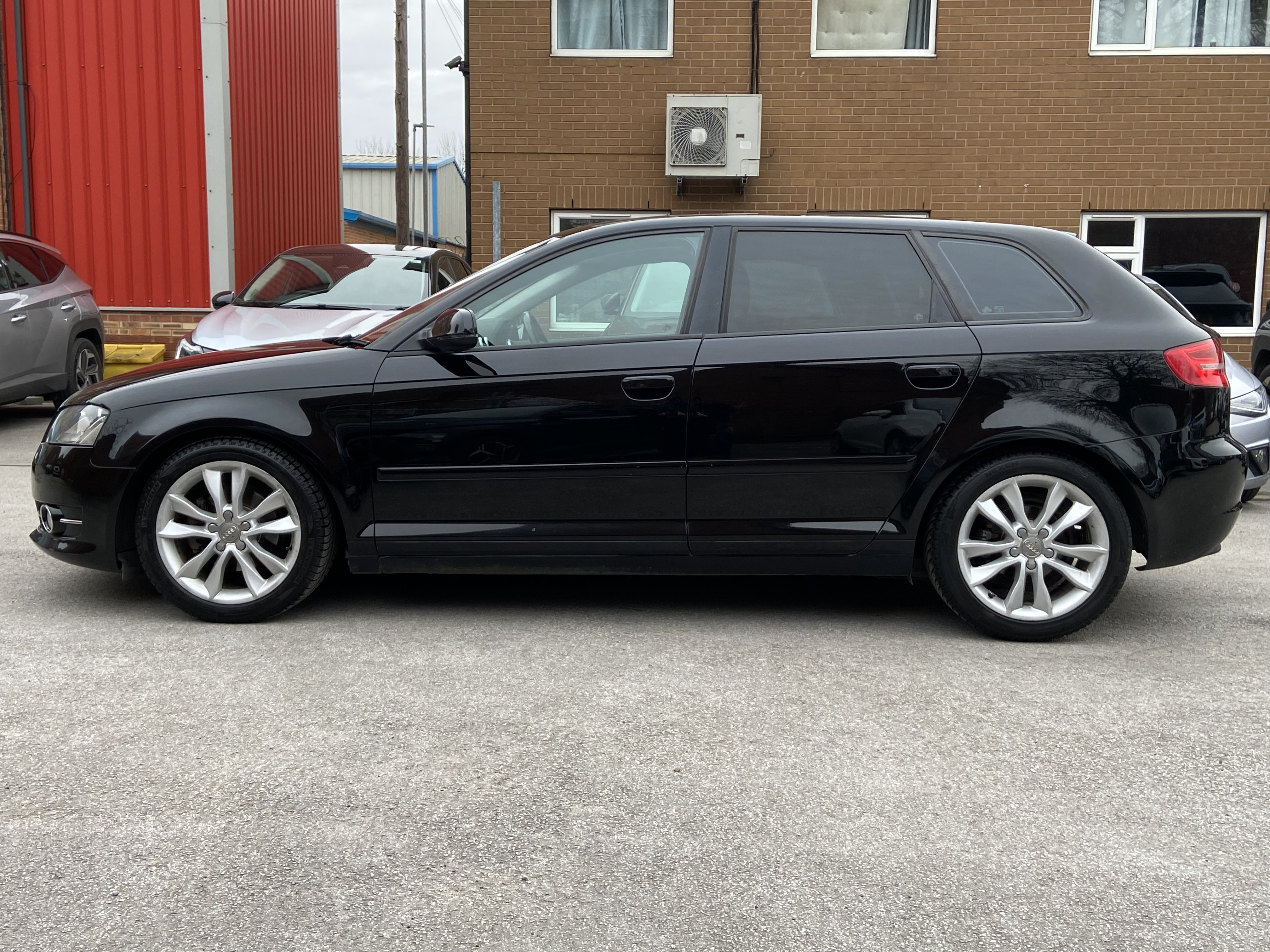 additional car image