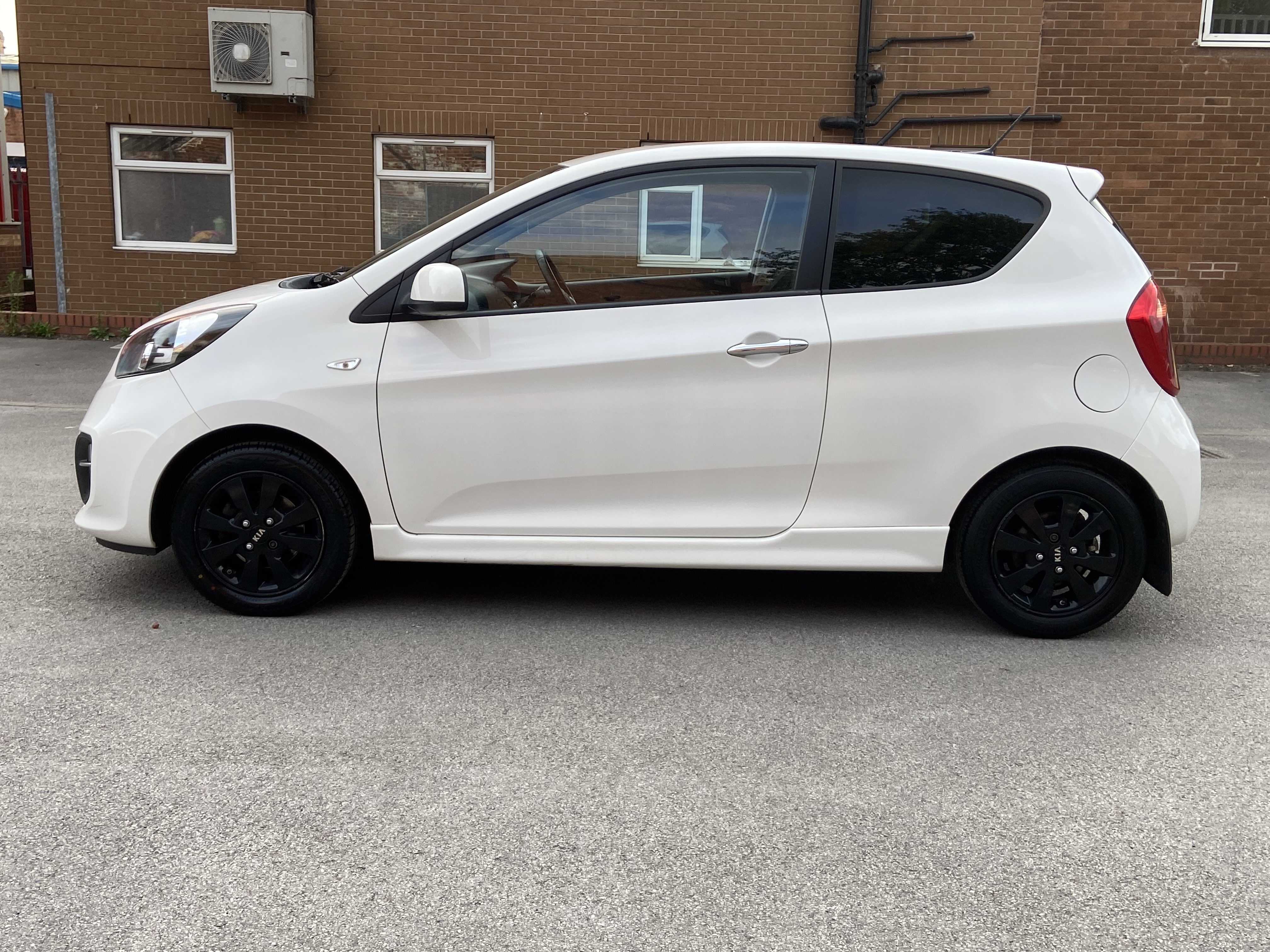 additional car image