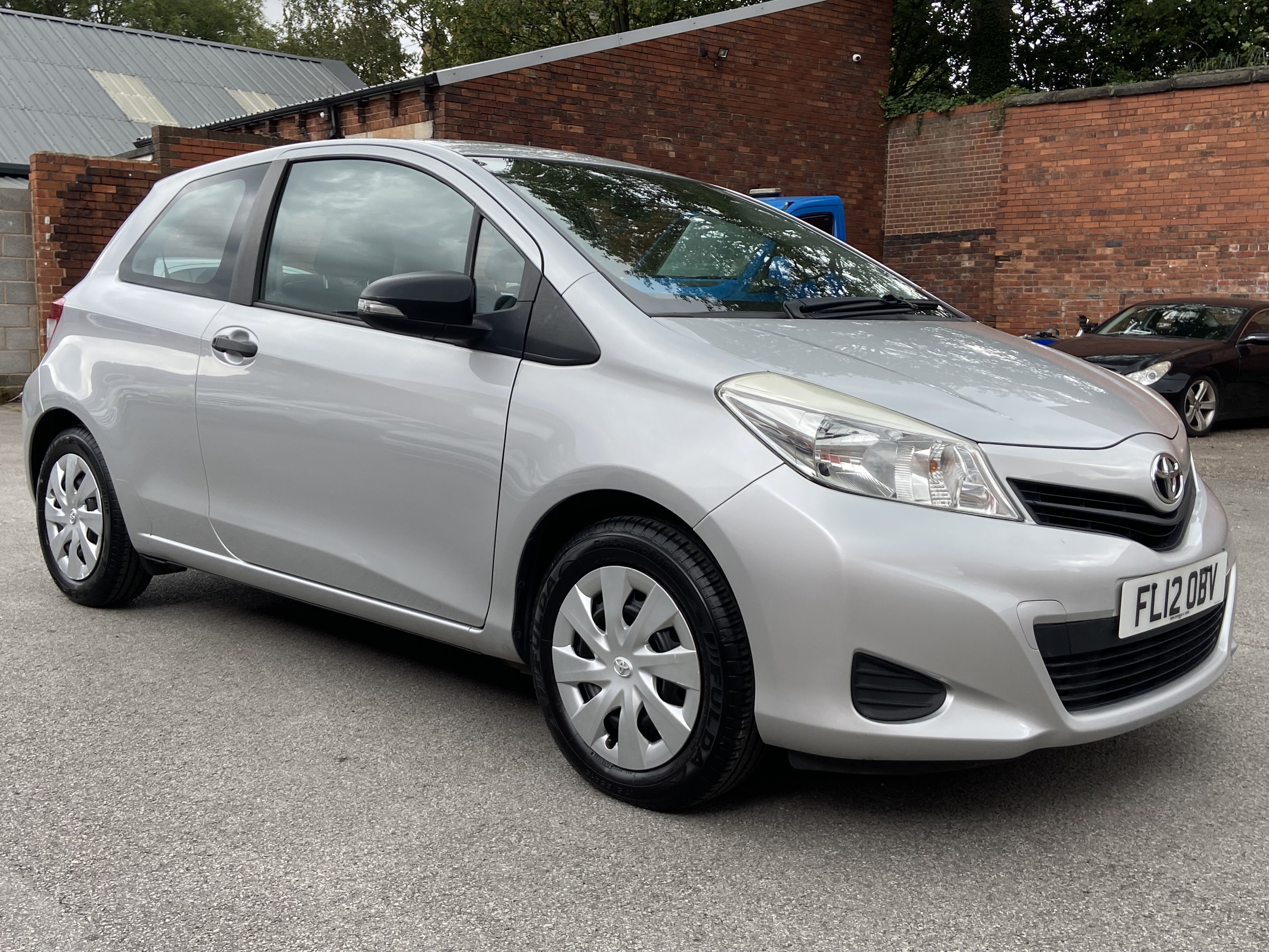 additional car image