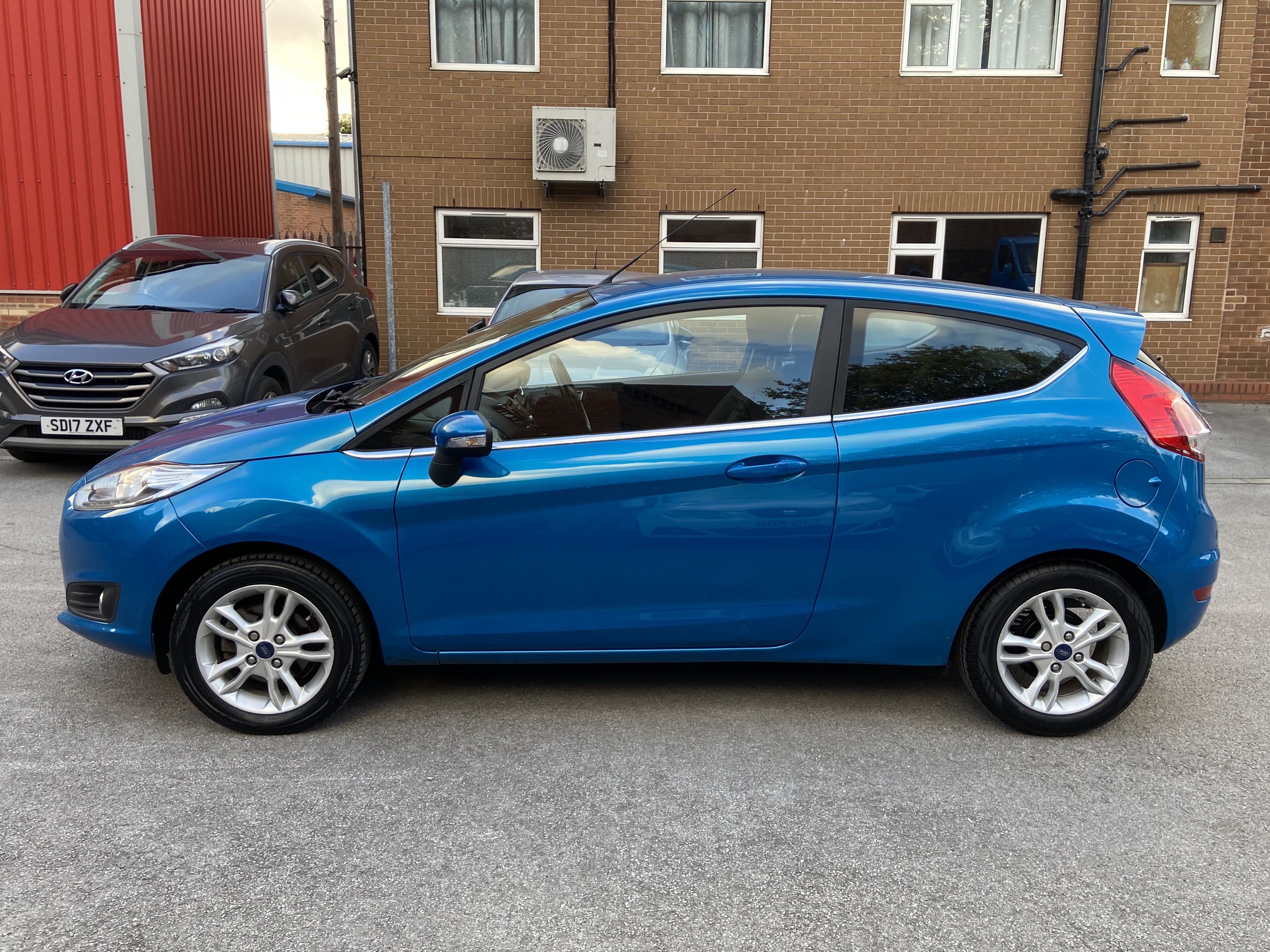 additional car image