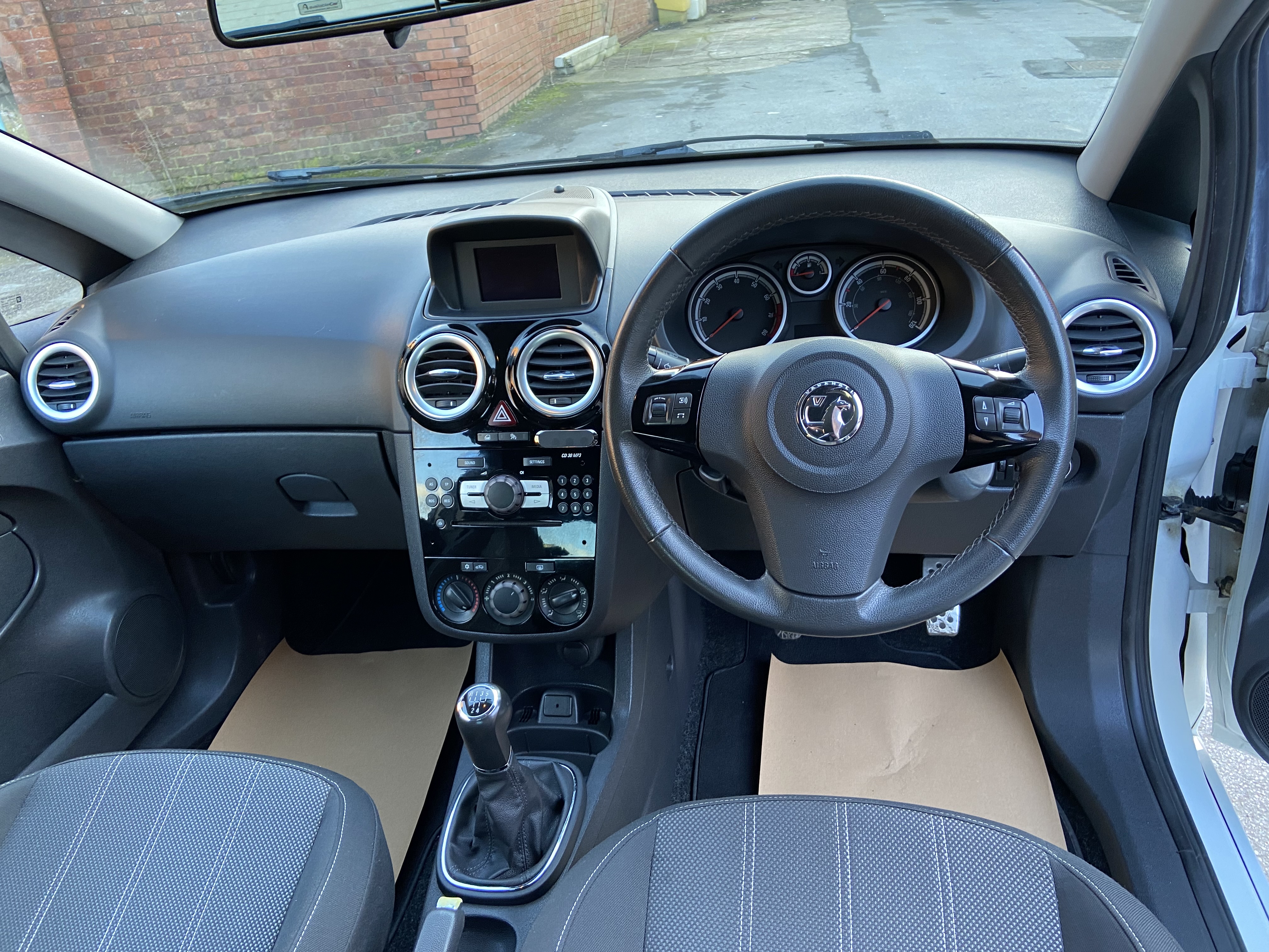 additional car image