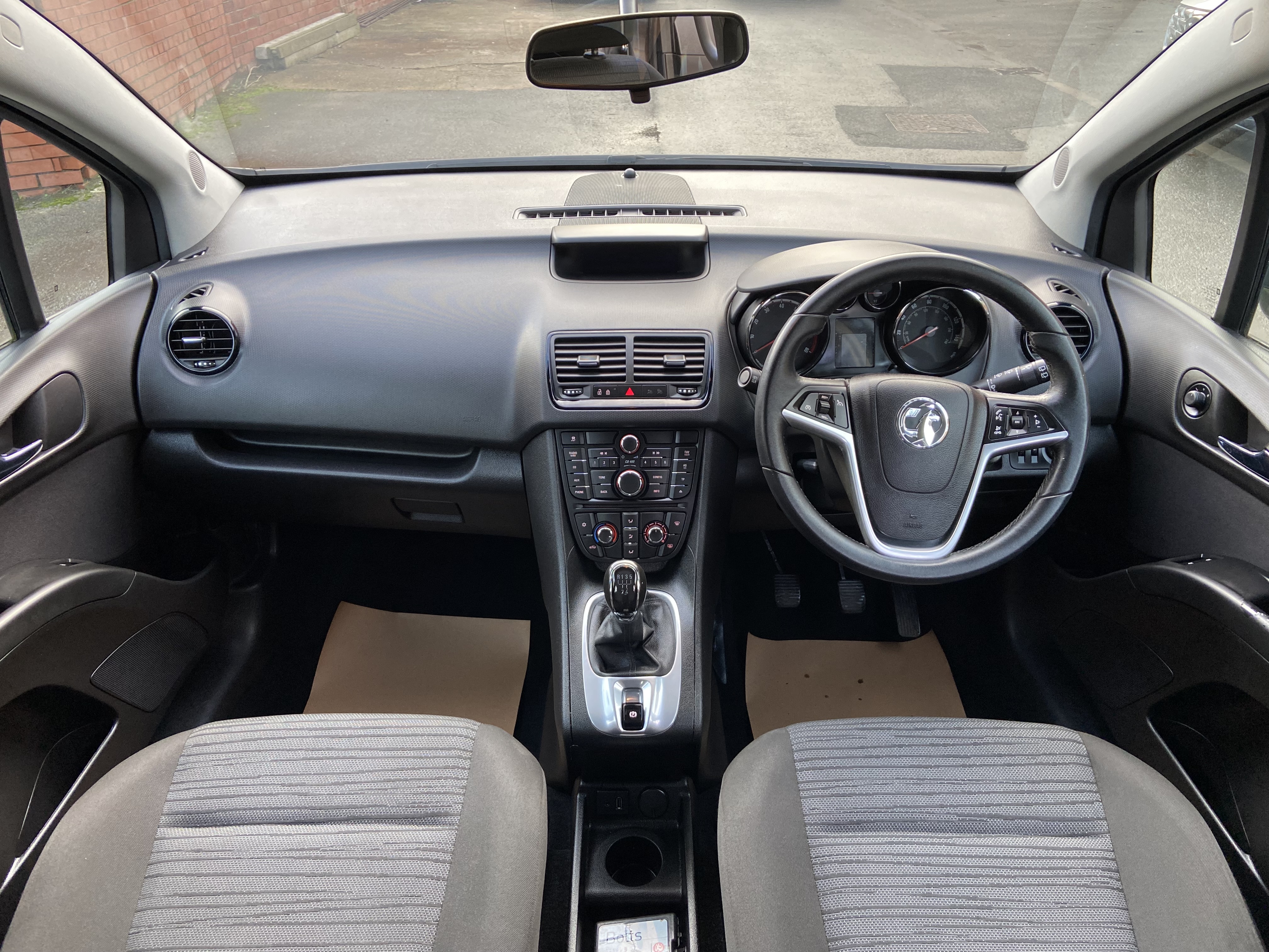 additional car image