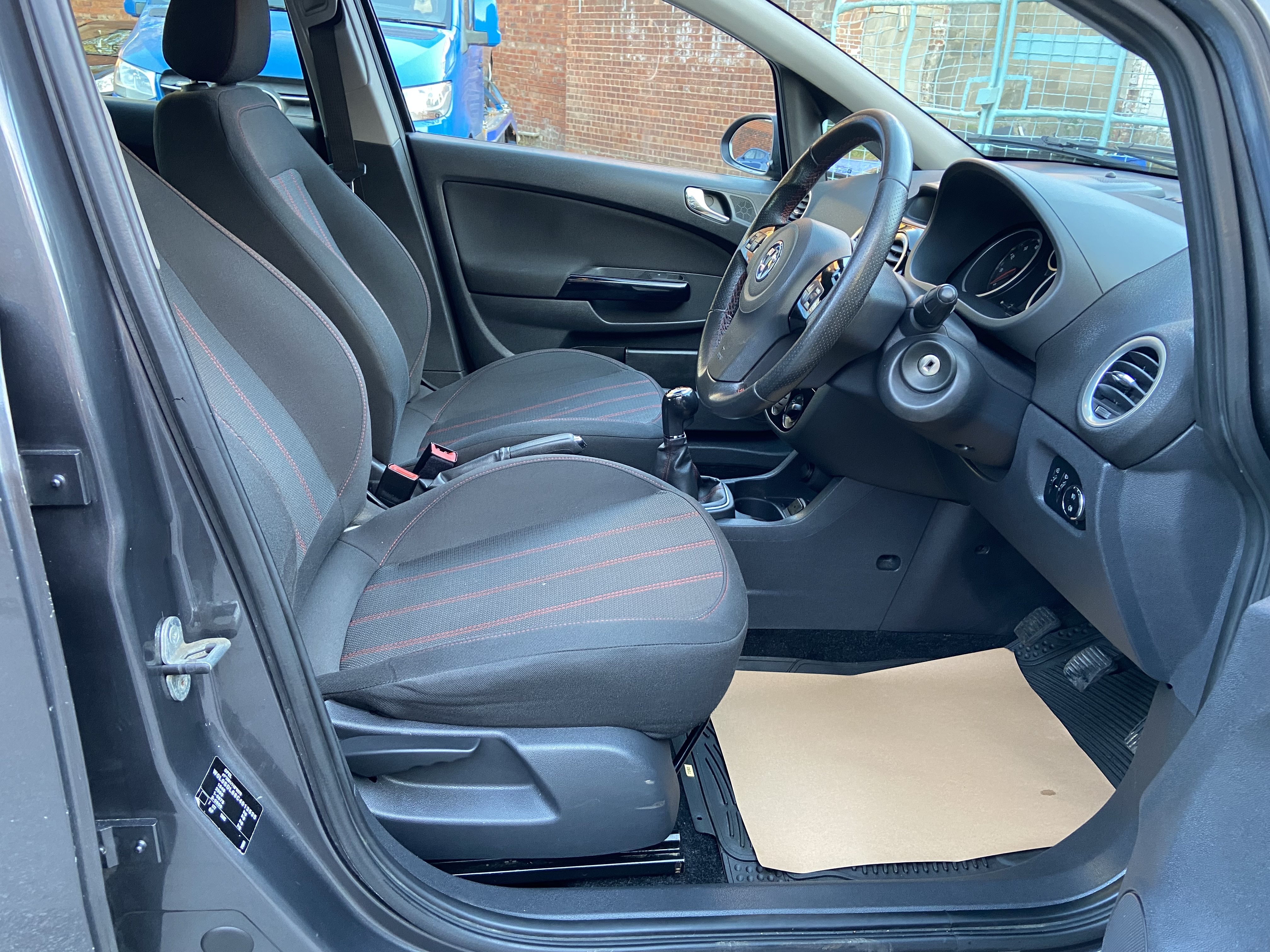 additional car image