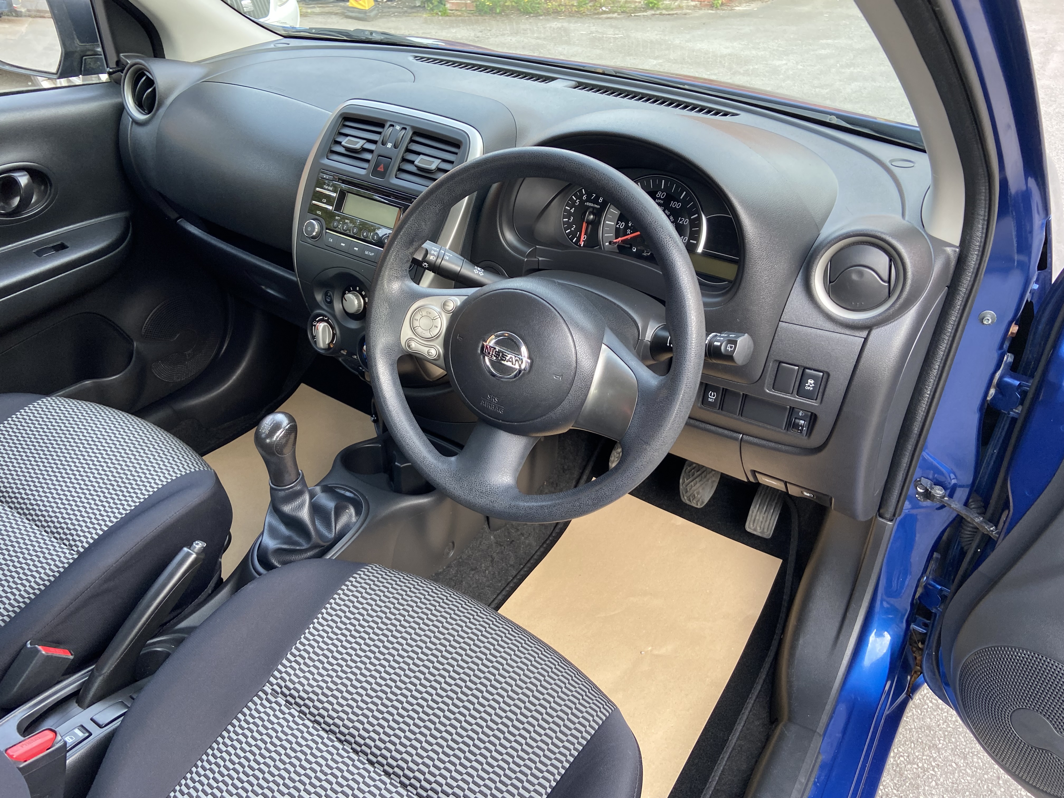 additional car image