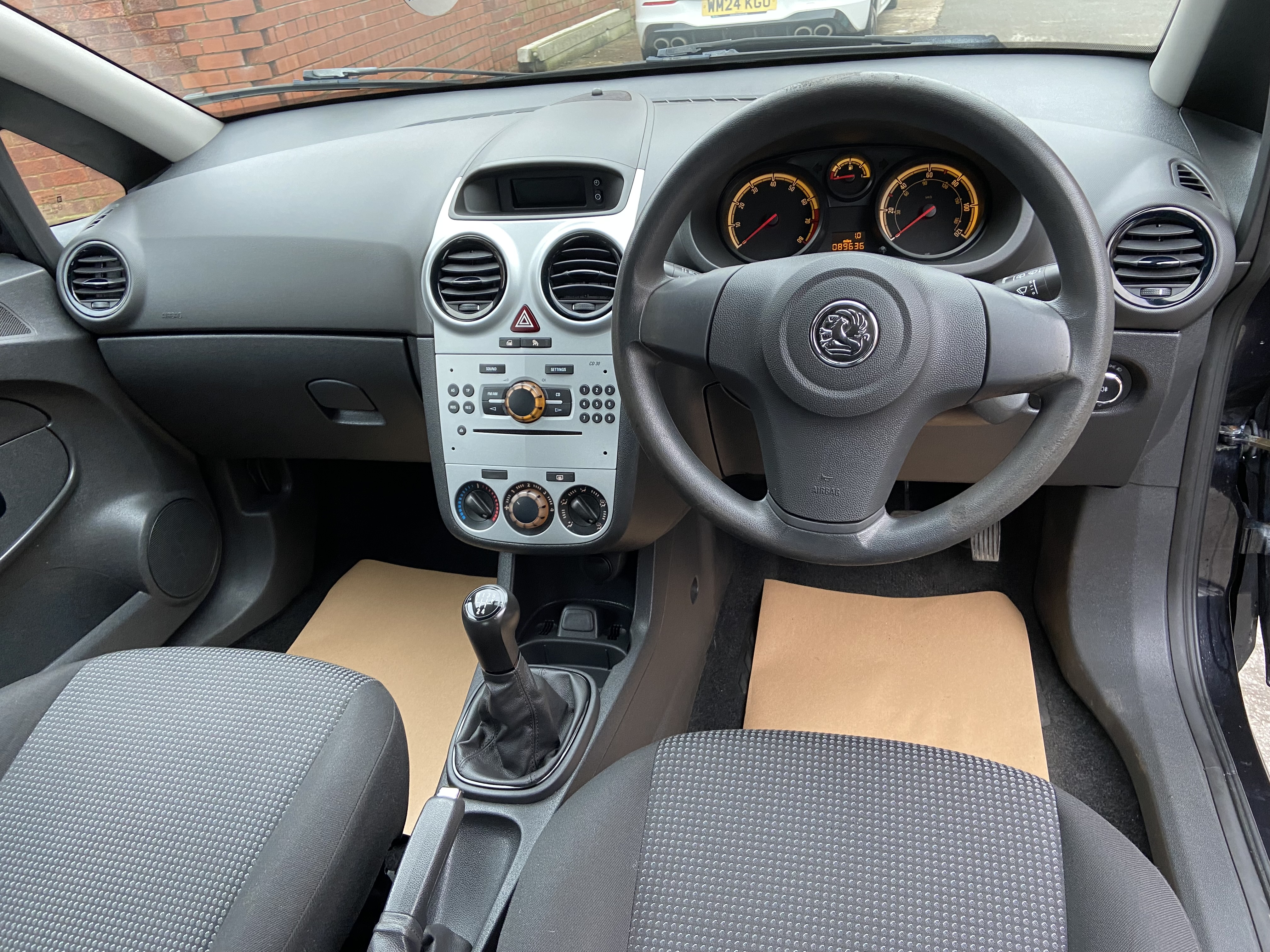 additional car image