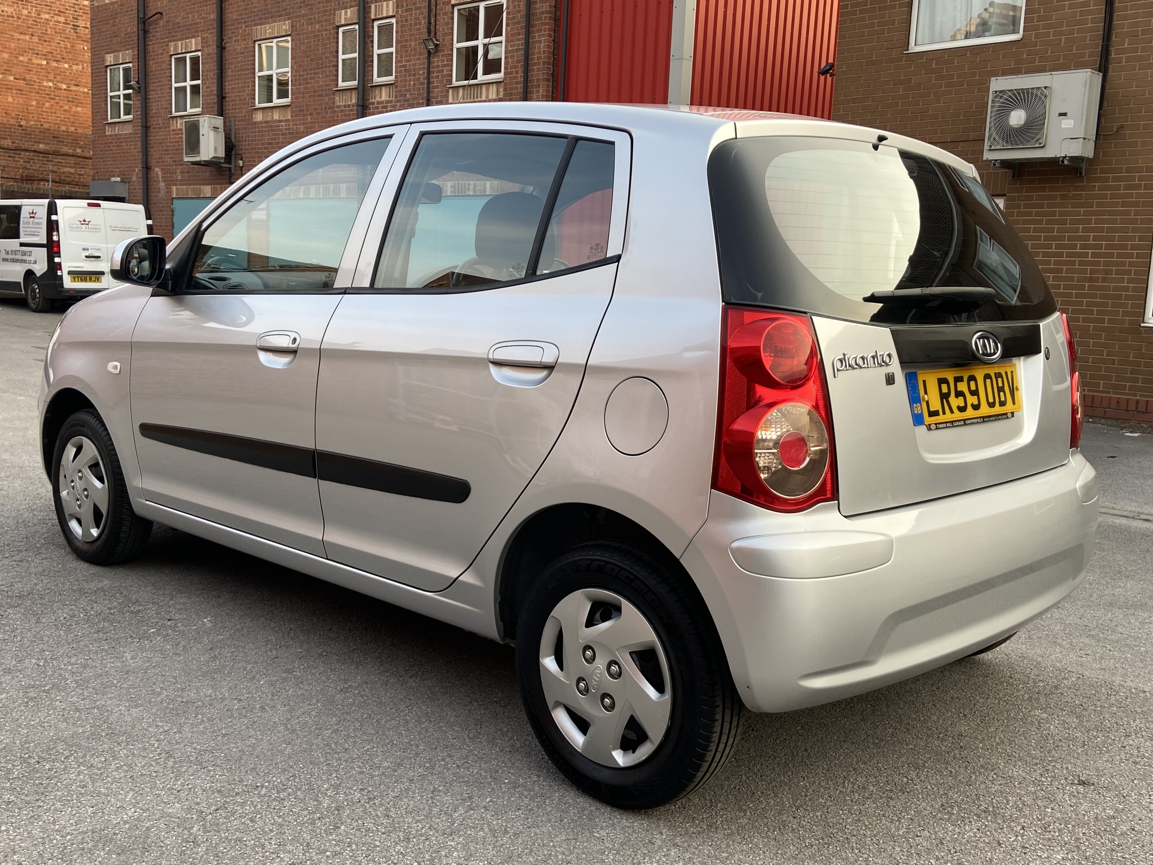 additional car image